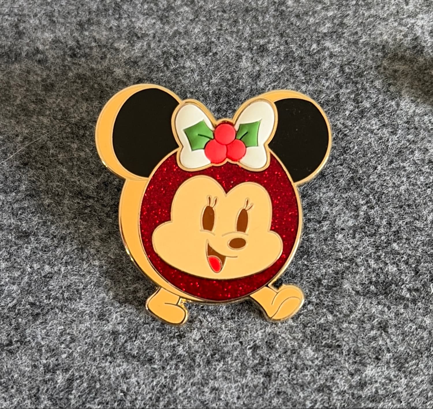 Minnie Mouse Munchlings Christmas Festive Pin with 3D Bow front