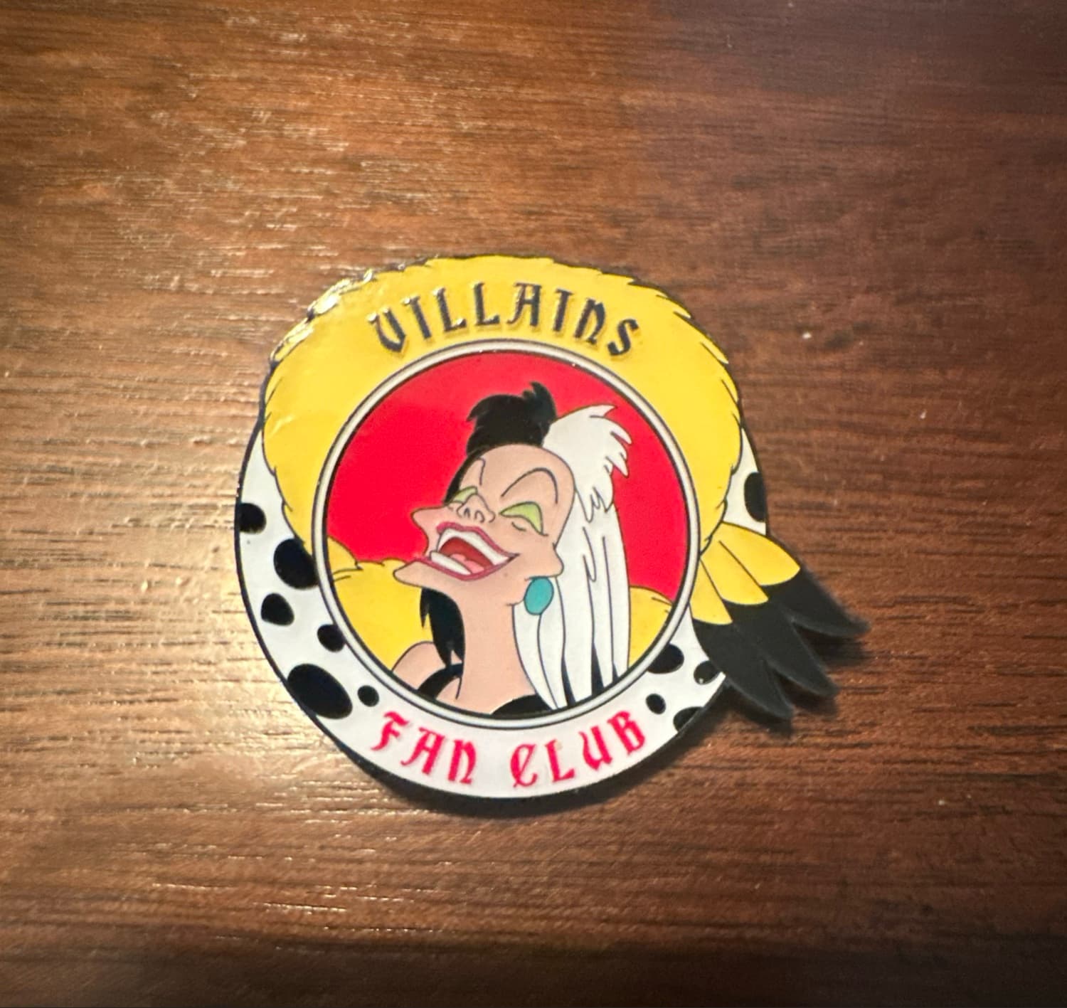Loungefly - Cruella de Vil - Villains Fan Club Set - 101 Dalmatians - Mystery - Glows Under Black Light front