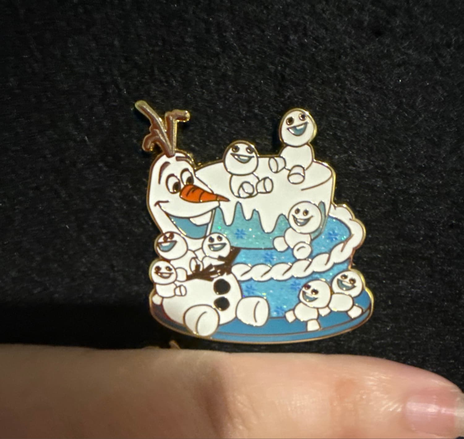 Frozen Olaf Cake Pin front