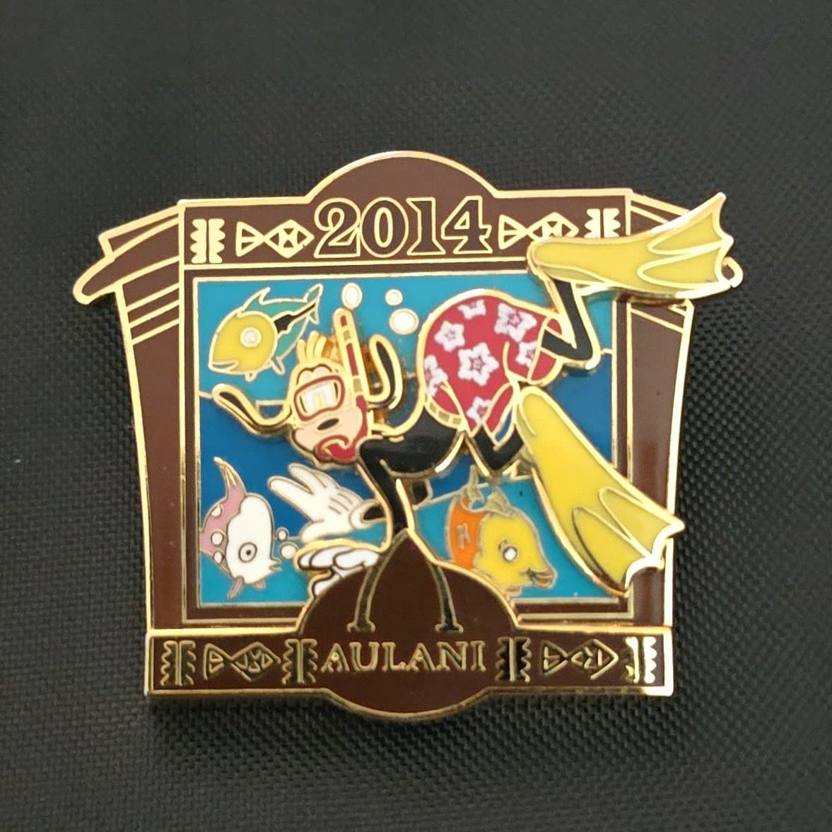 Goofy Snorkeling Aulani 2014 Pin front