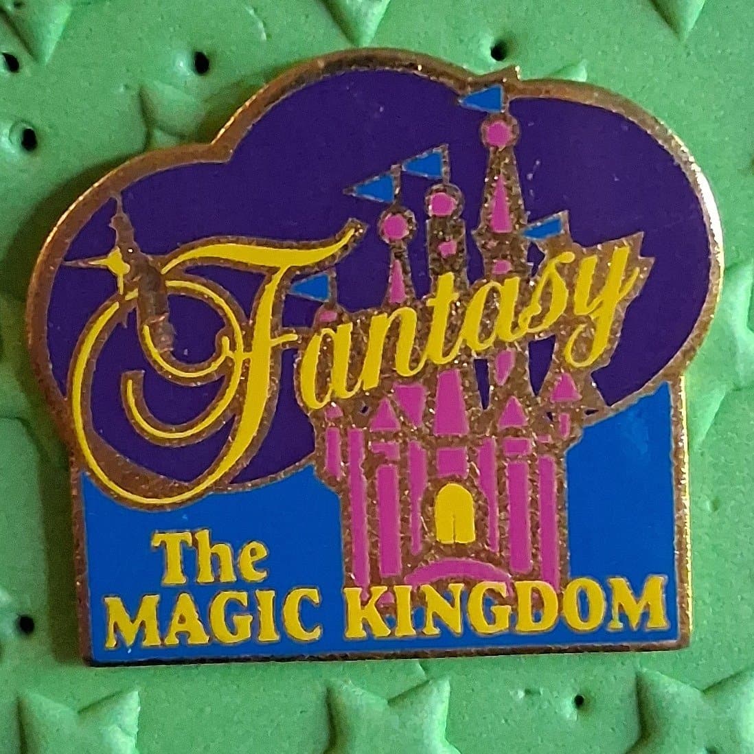 2004 Walt Disney World Magic Kingdom Fantasyland Castle Pin front