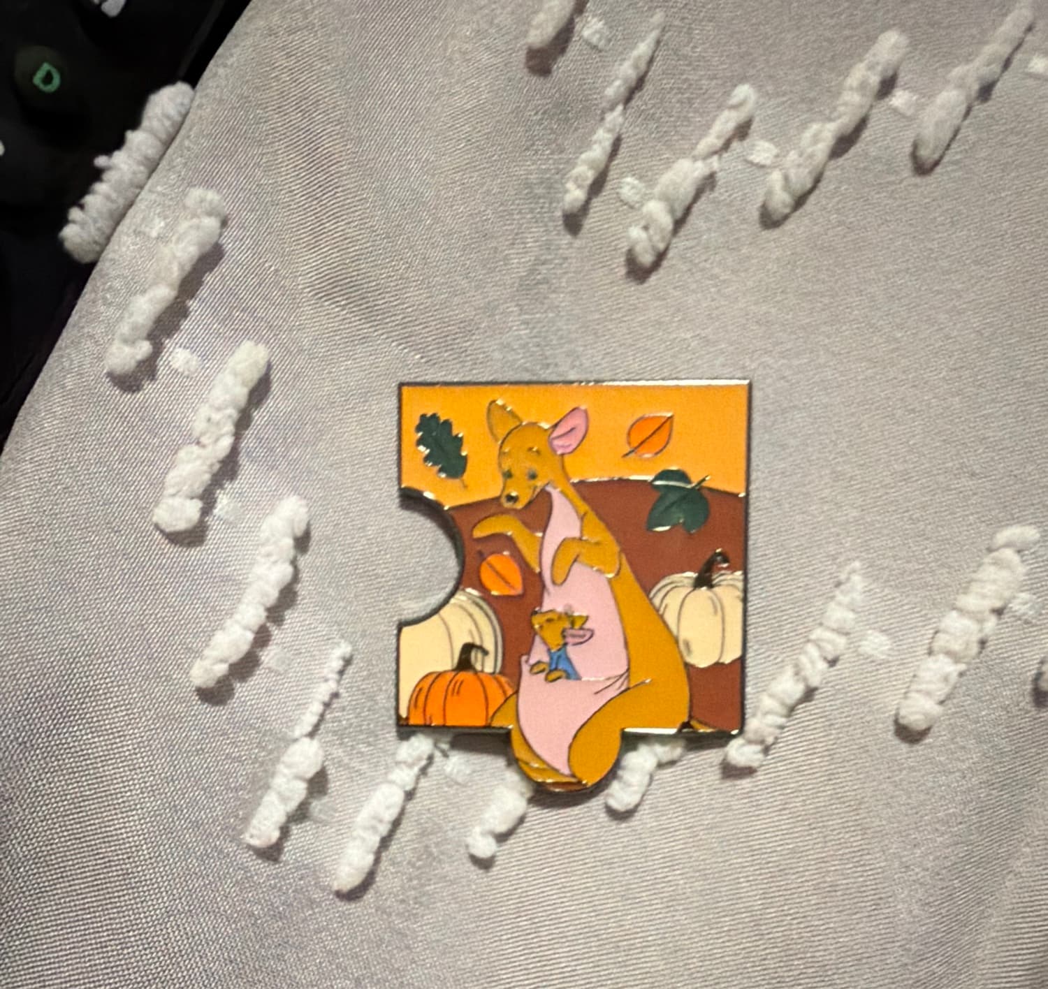 Loungefly Winnie the Pooh Autumn Puzzle Blind Box Pin - Kanga & Roo front
