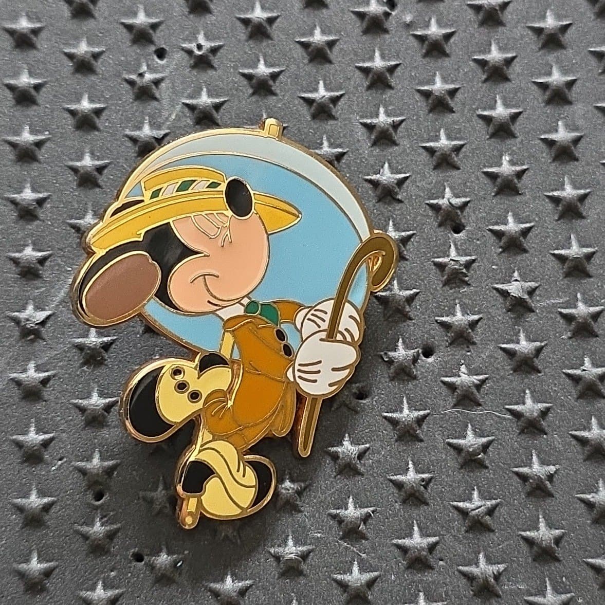 Fancy mickey with hat and umbrella front