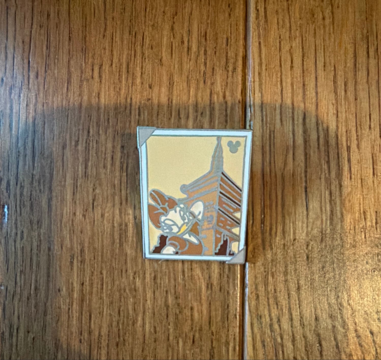 Disney Hidden Mickey 2009 World Snapshots DAISY in Japan Pin front