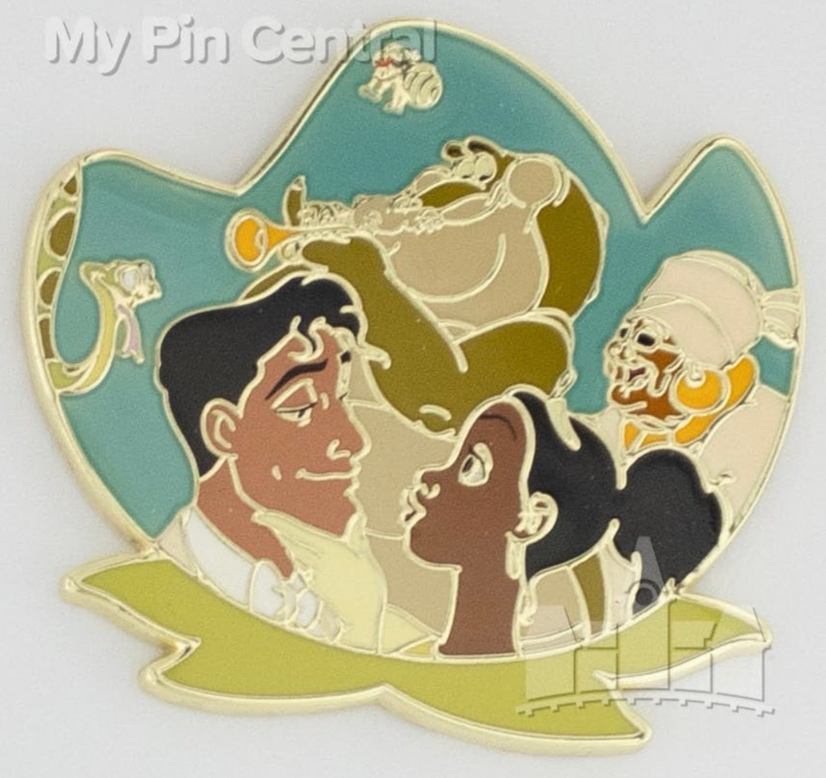 Naveen, Tiana, Louis, Mama Odie, Juju and Ray in Lotus front