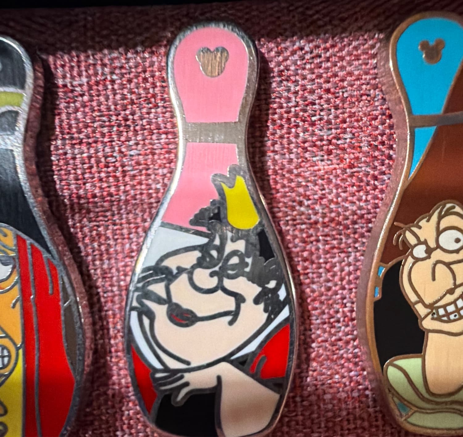 Queen of Hearts - 2008 Hidden Mickey - Bowling Pin Villains front