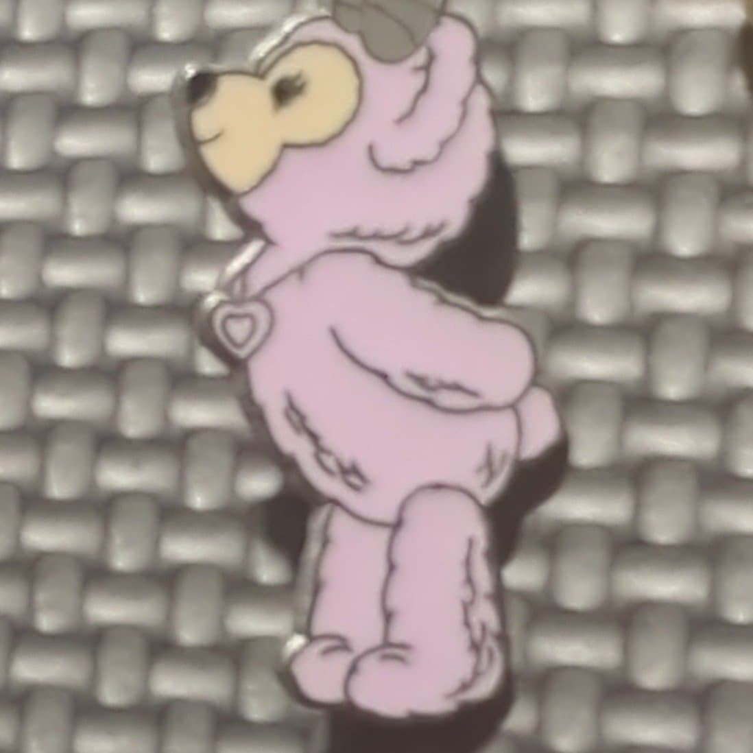 ShellieMay Standing with Heart Pendant Pin front