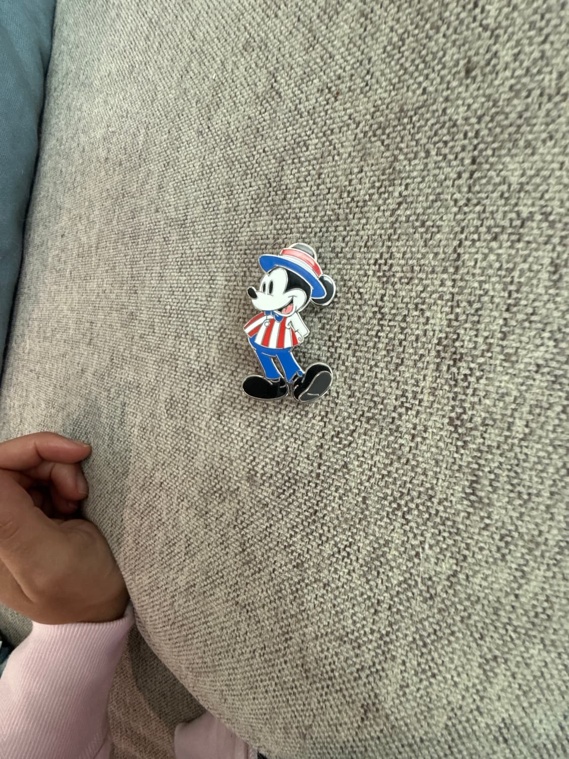 Mickey Mouse American Adventure Pavilion Epcot World Showcase Pin front