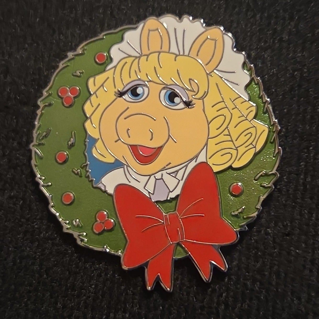 Miss Piggy as Emily Cratchit in Wreath - The Muppet Christmas Carol 24-Day Advent Calendar front