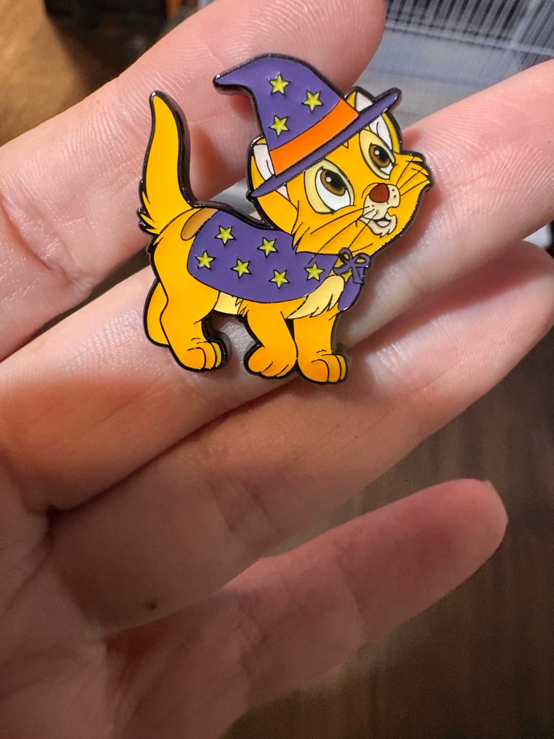 Oliver Kitten Witch Halloween Pin front