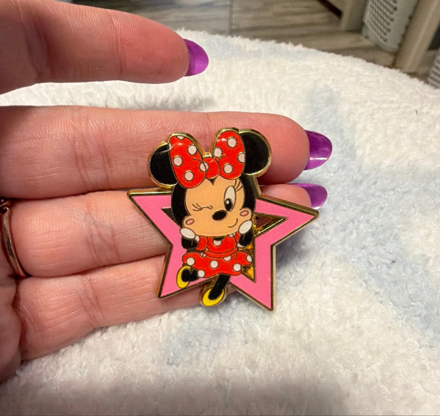 Minnie Mouse Winking Pink Star - SDR Cute Star Mystery Collection front
