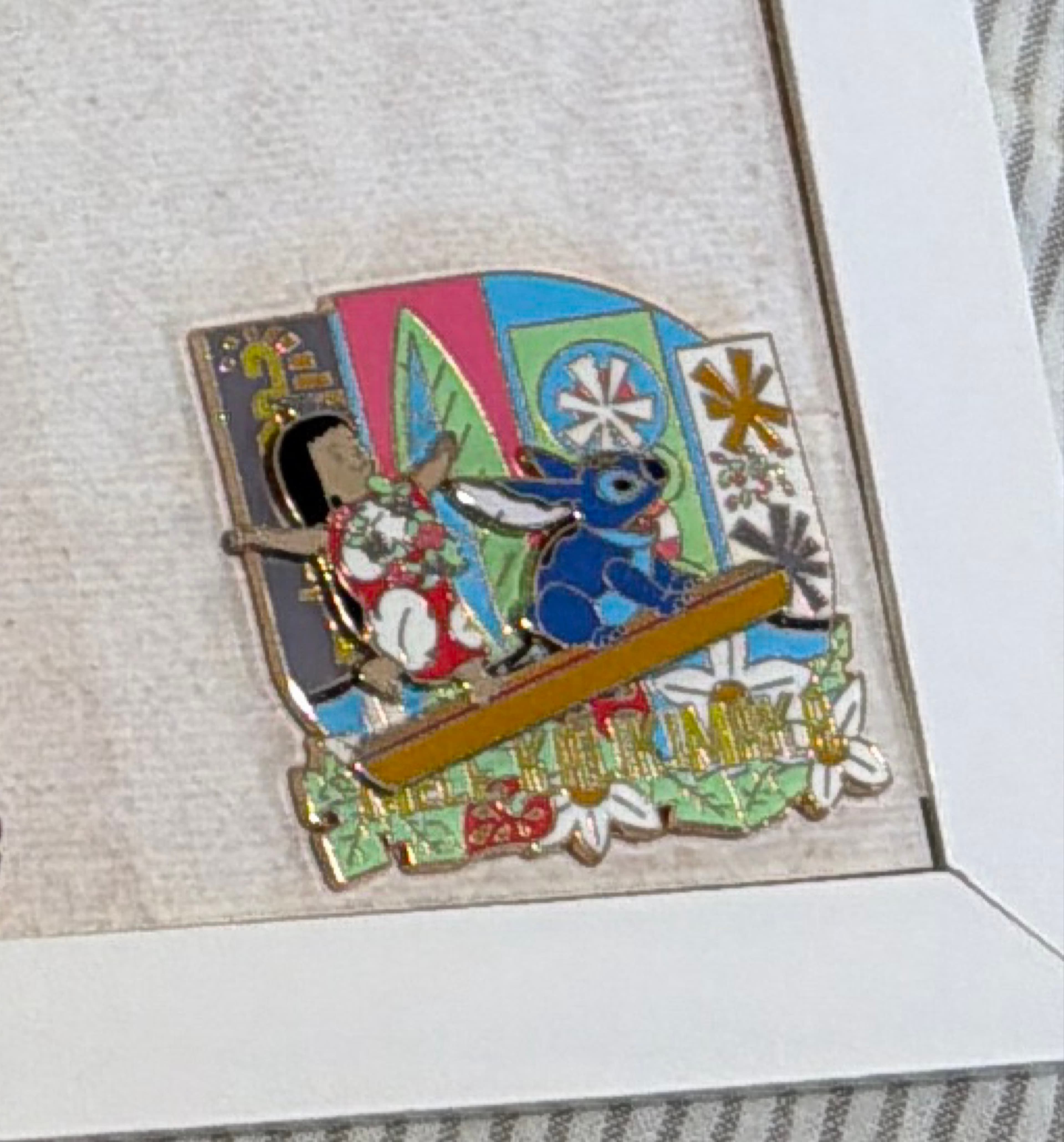 Mele Kalikimaka 2017 - It's a Small World - Lilo & Stitch Pin front