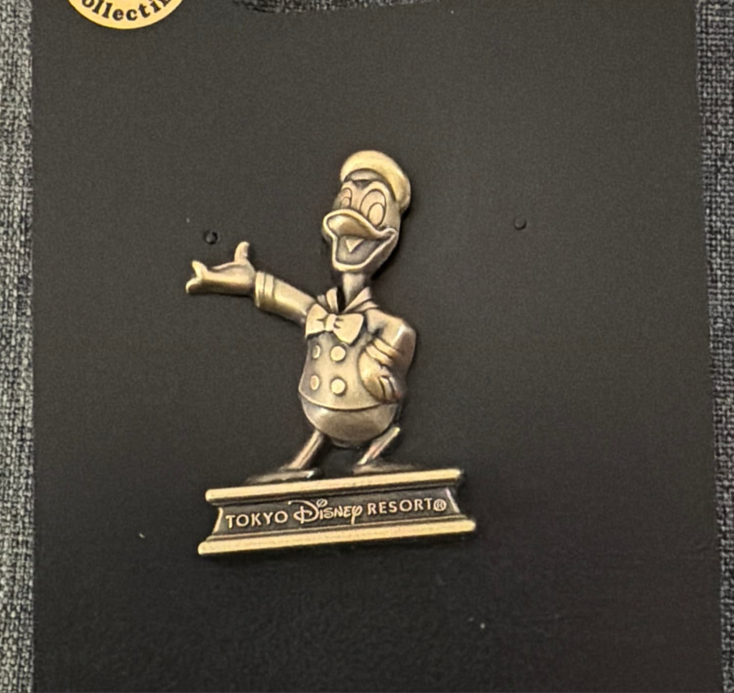 Donald Duck - Tokyo Disneyland Bronze Sculpted Statues front