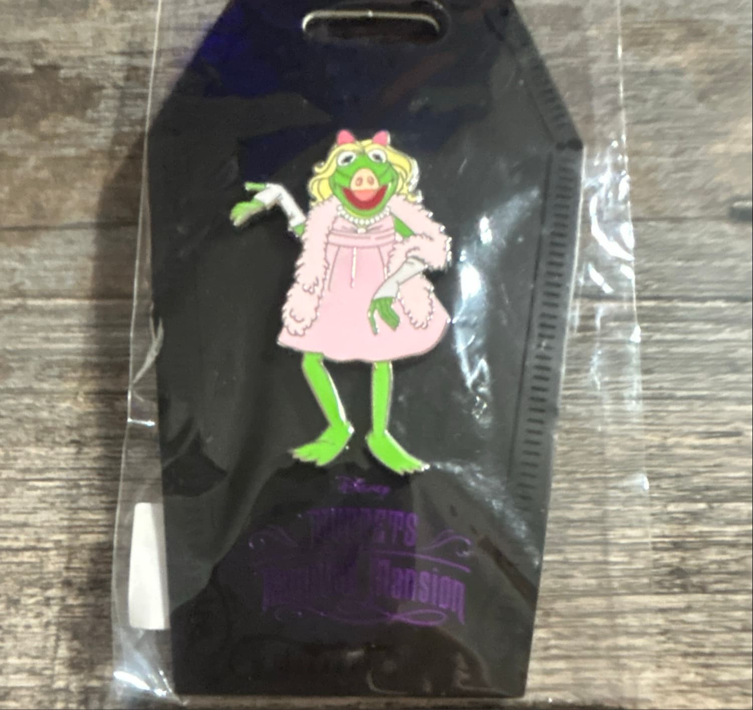 D23 Kermit the Frog as Miss Piggy - Character Connection Mystery Collection - The Muppets Haunted Mansion front