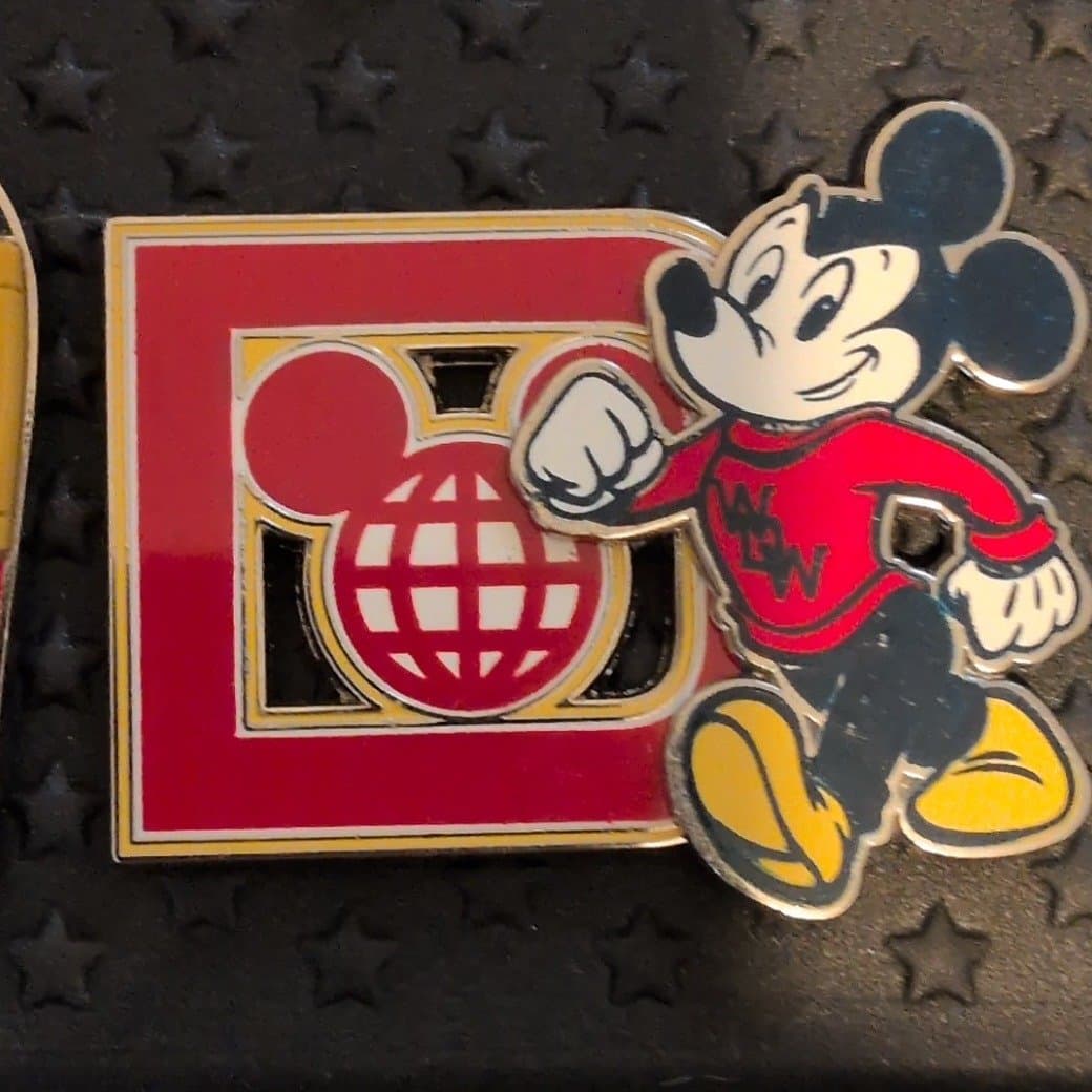 Walt Disney World Resort collegiate- Mickey Mouse front