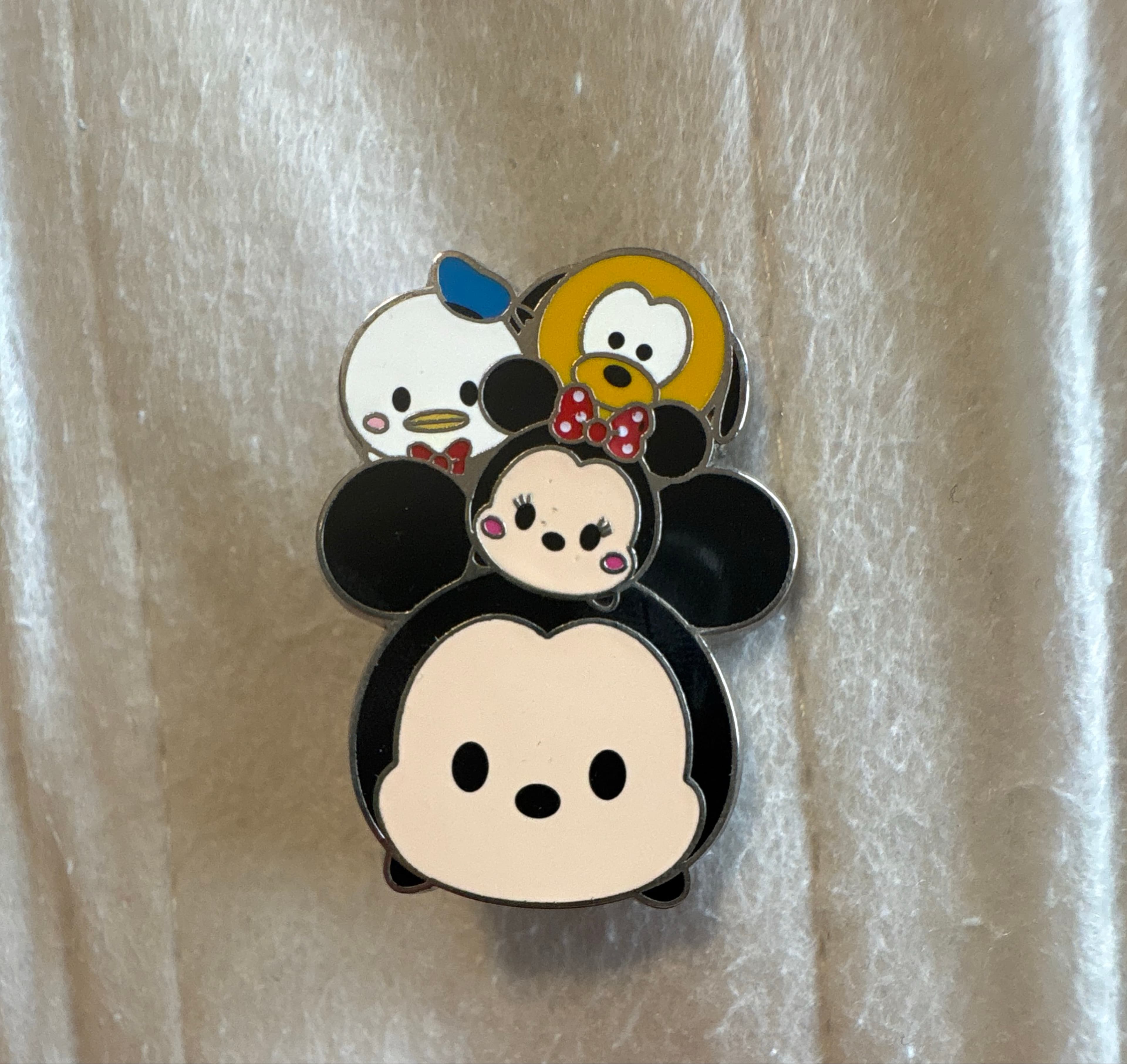 Tsum Tsum Mickey and Friends Stack front