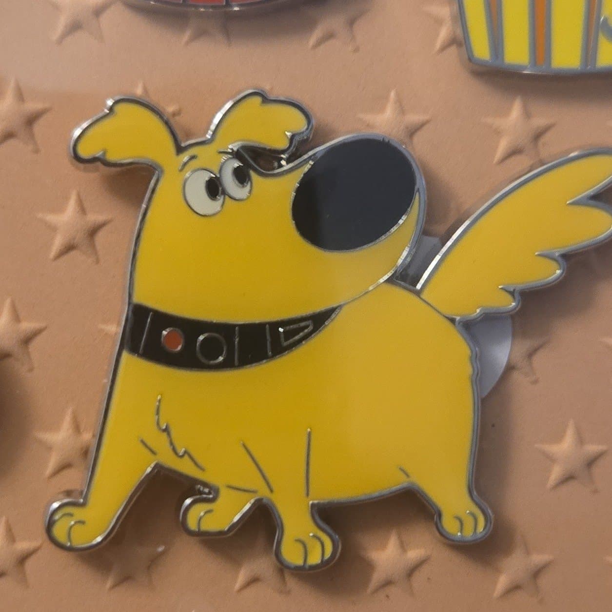 Dug with Wings Pin front