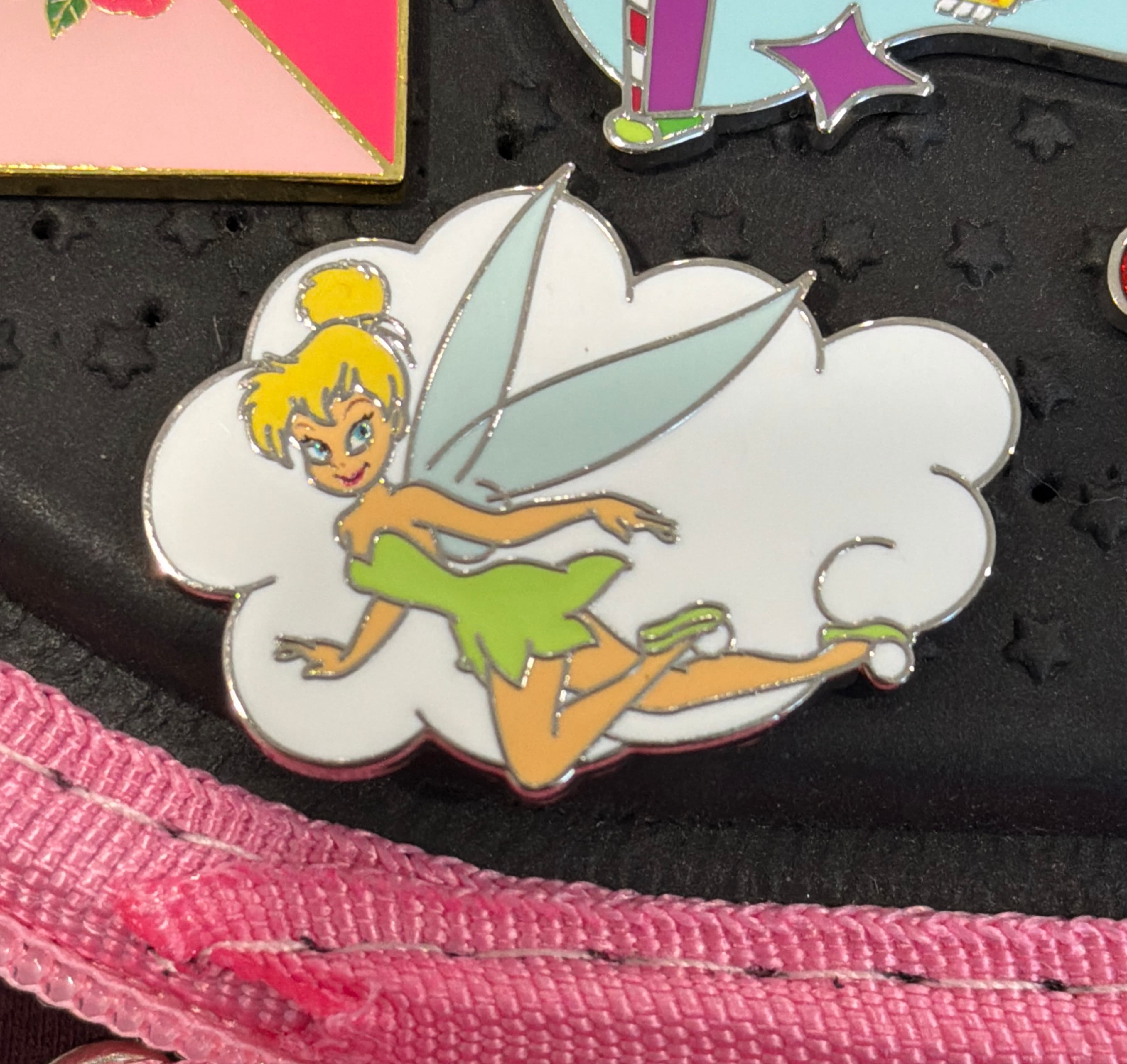 Tinker Bell - Fantasy Flights Mystery Pin Set front