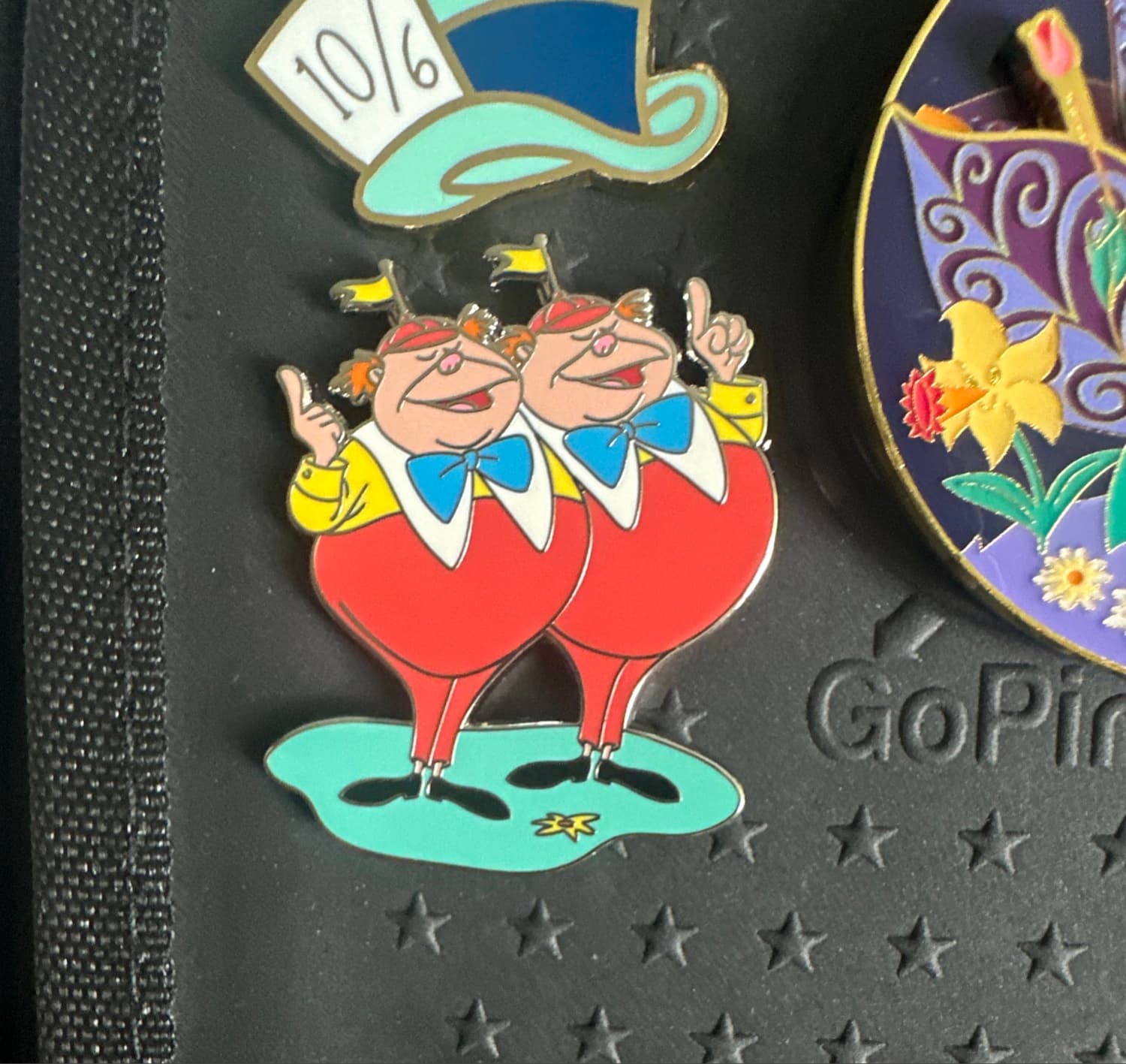 Tweedledee & Tweedledum Pointing Upwards Pin front