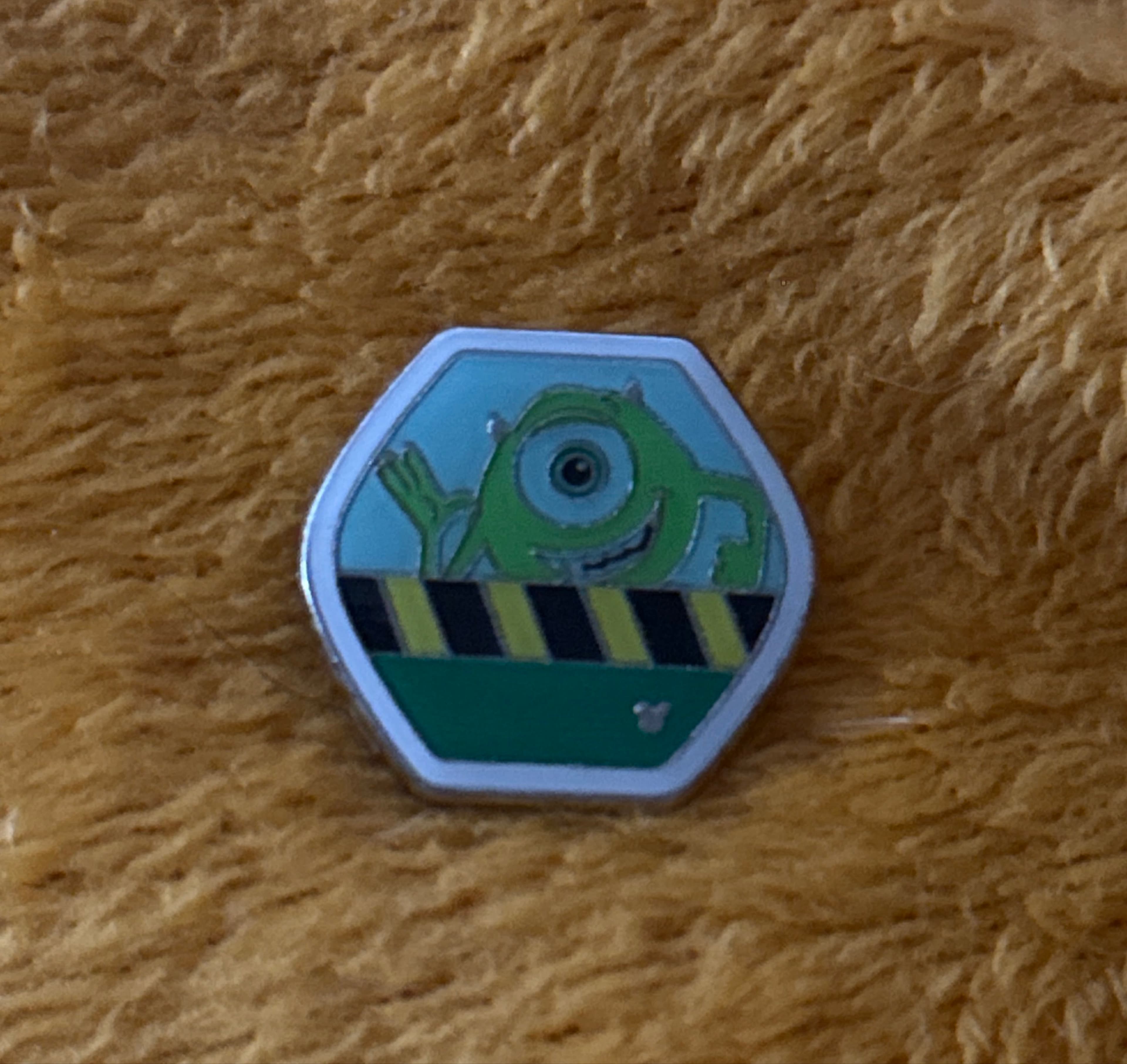Mike Wazowski Waving - Monsters, Inc. - WDW Hidden Disney 2024: Wave 1 front