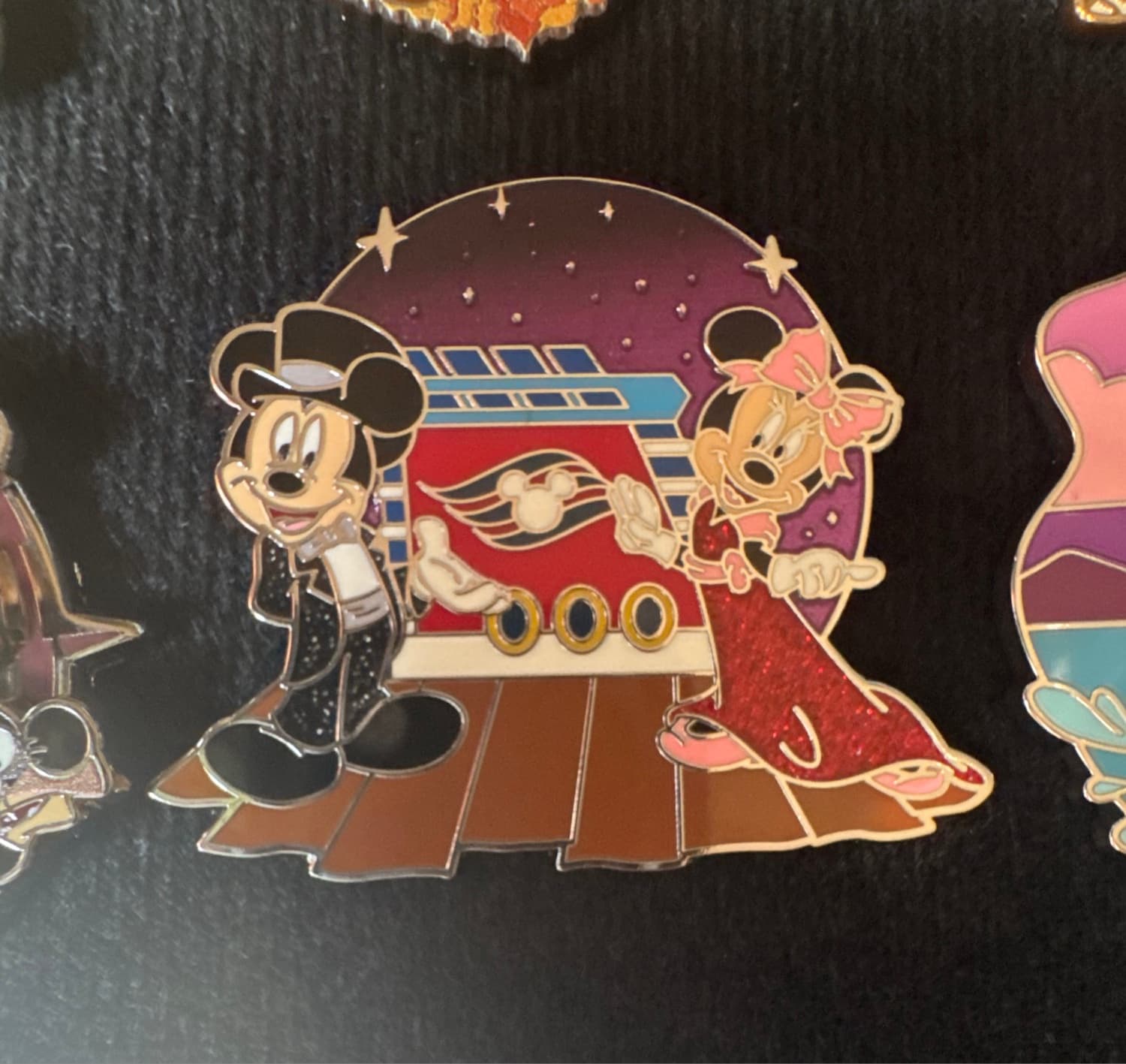 Mickey and Minnie Mouse Disney Cruise Line Waving front