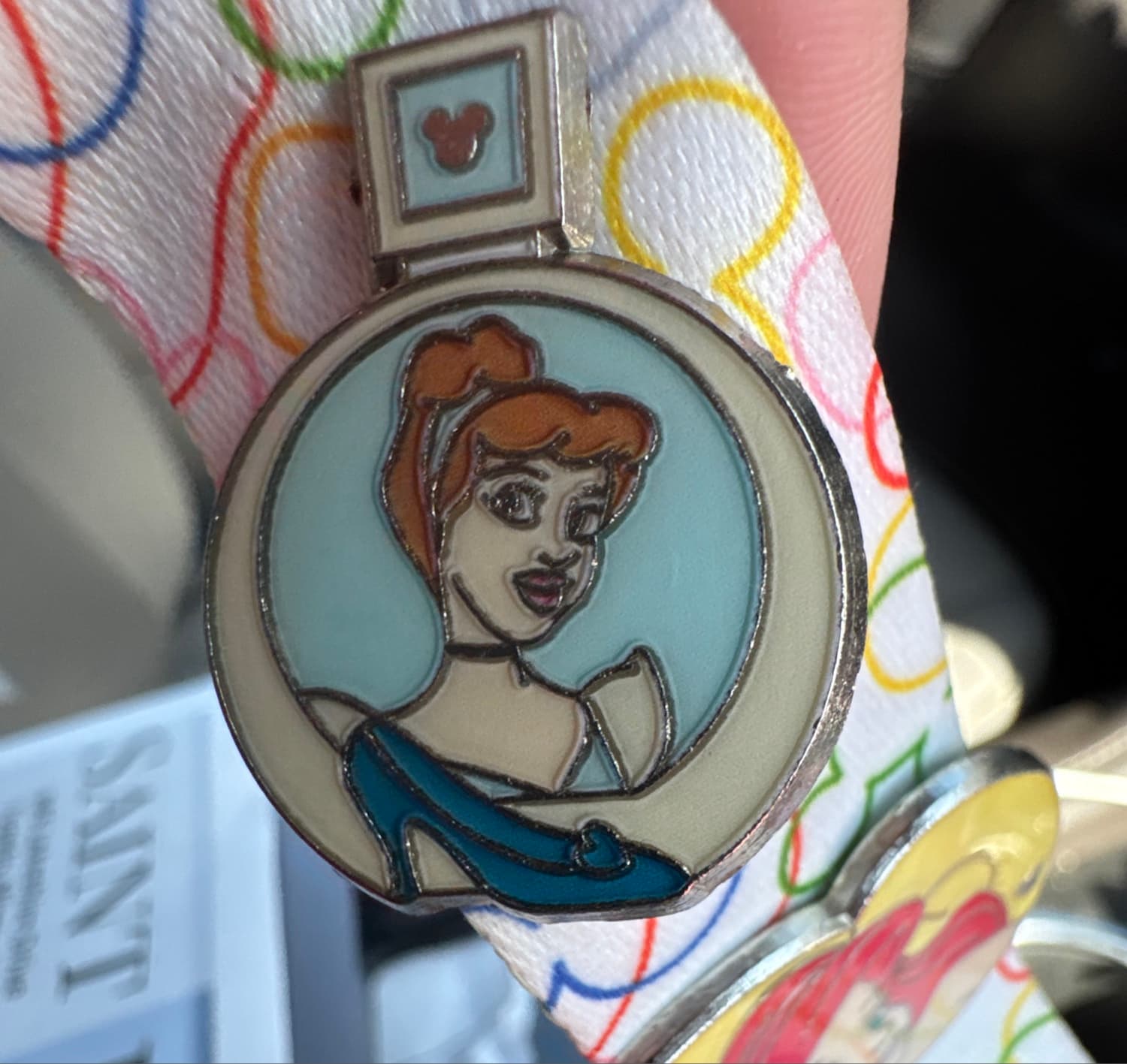 Cinderella (Glass Slipper) - Icon Crests / Shield front