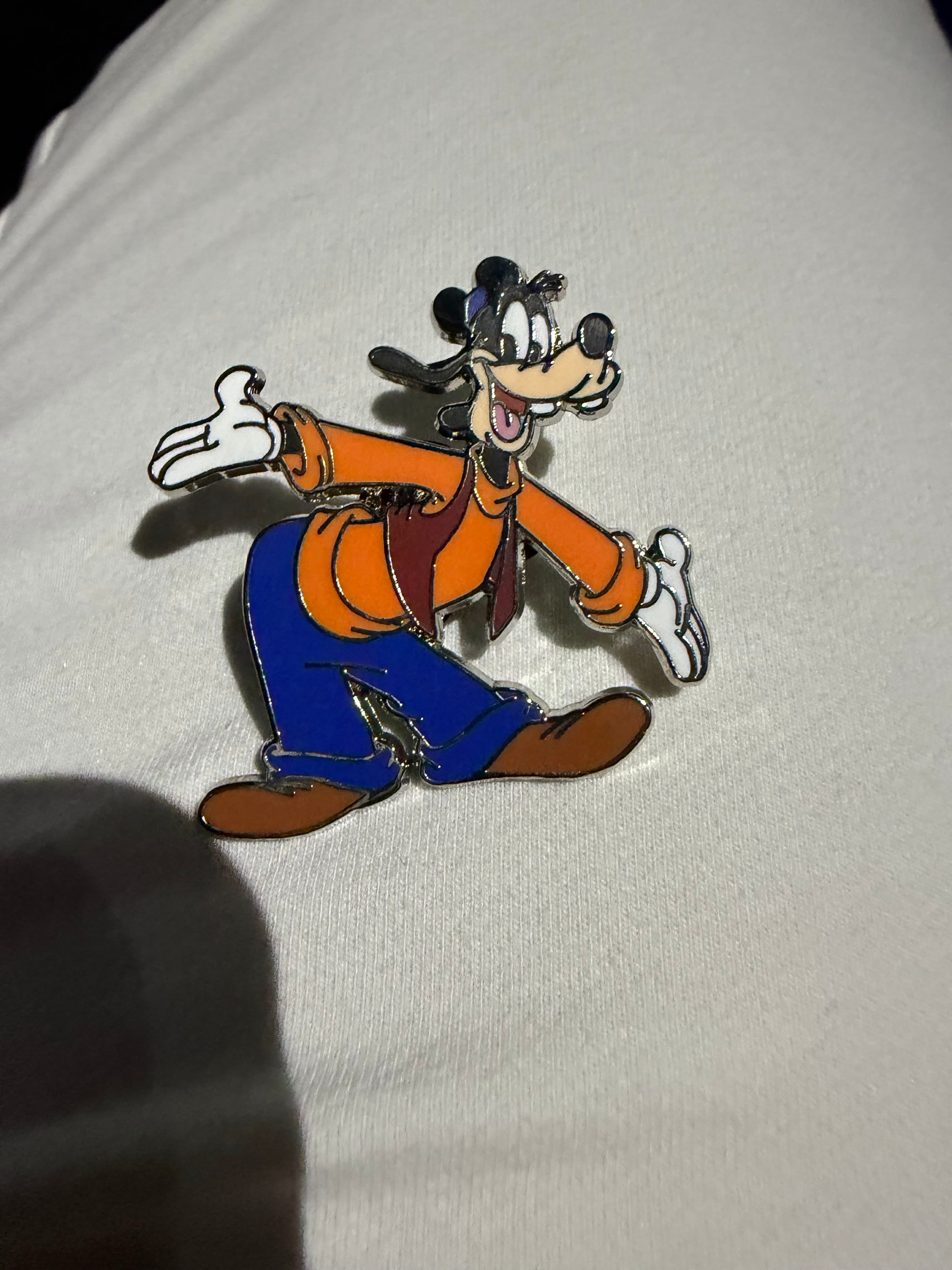 Goofy Hands out Pin front