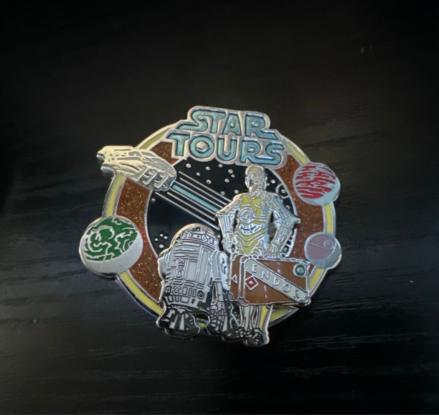 Star Tours Logo - R2-D2 and C-3PO with Endor Suitcase Pin front