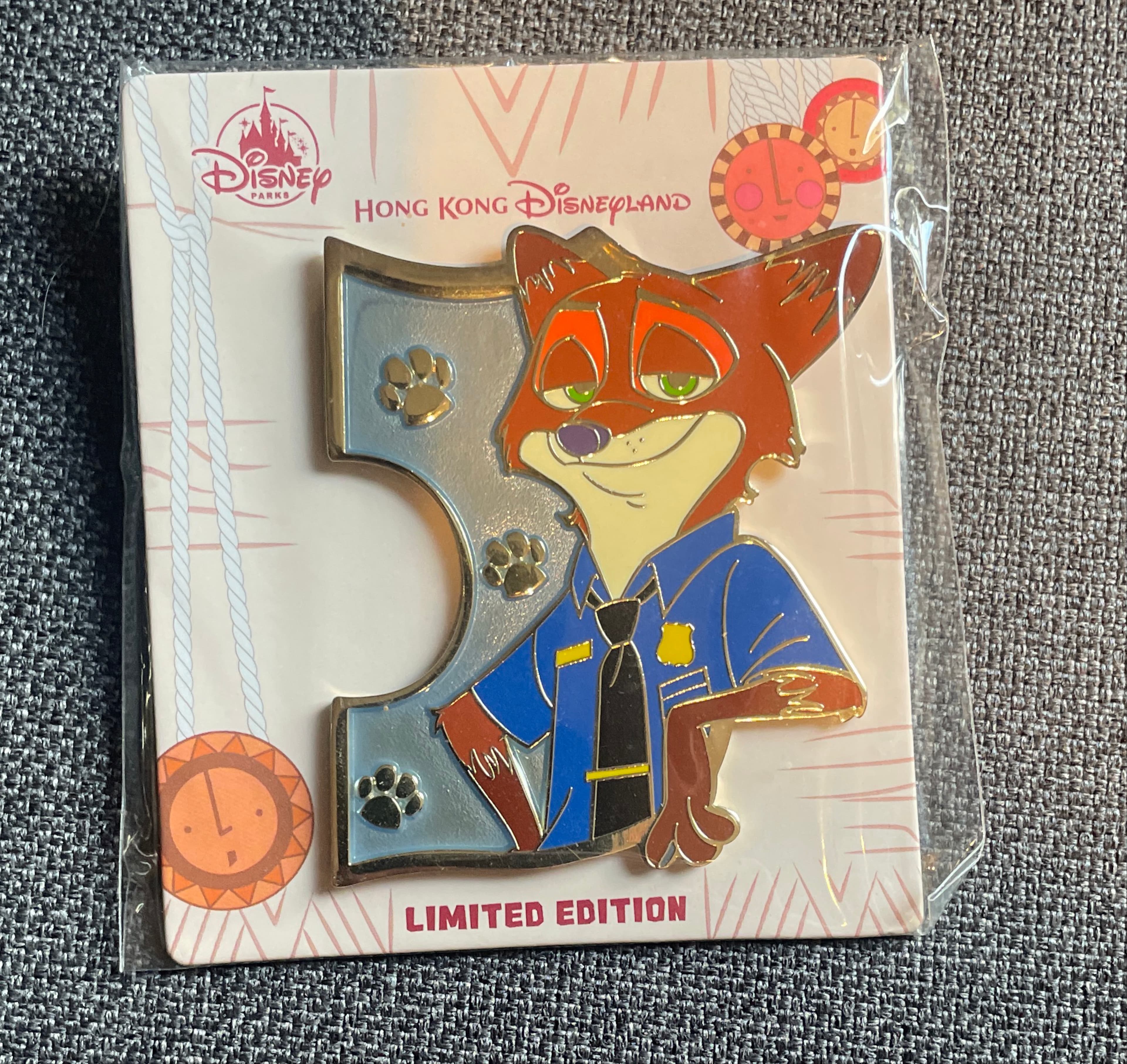Jumbo Nick Wilde LE200 Hong Kong Disneyland game pin front