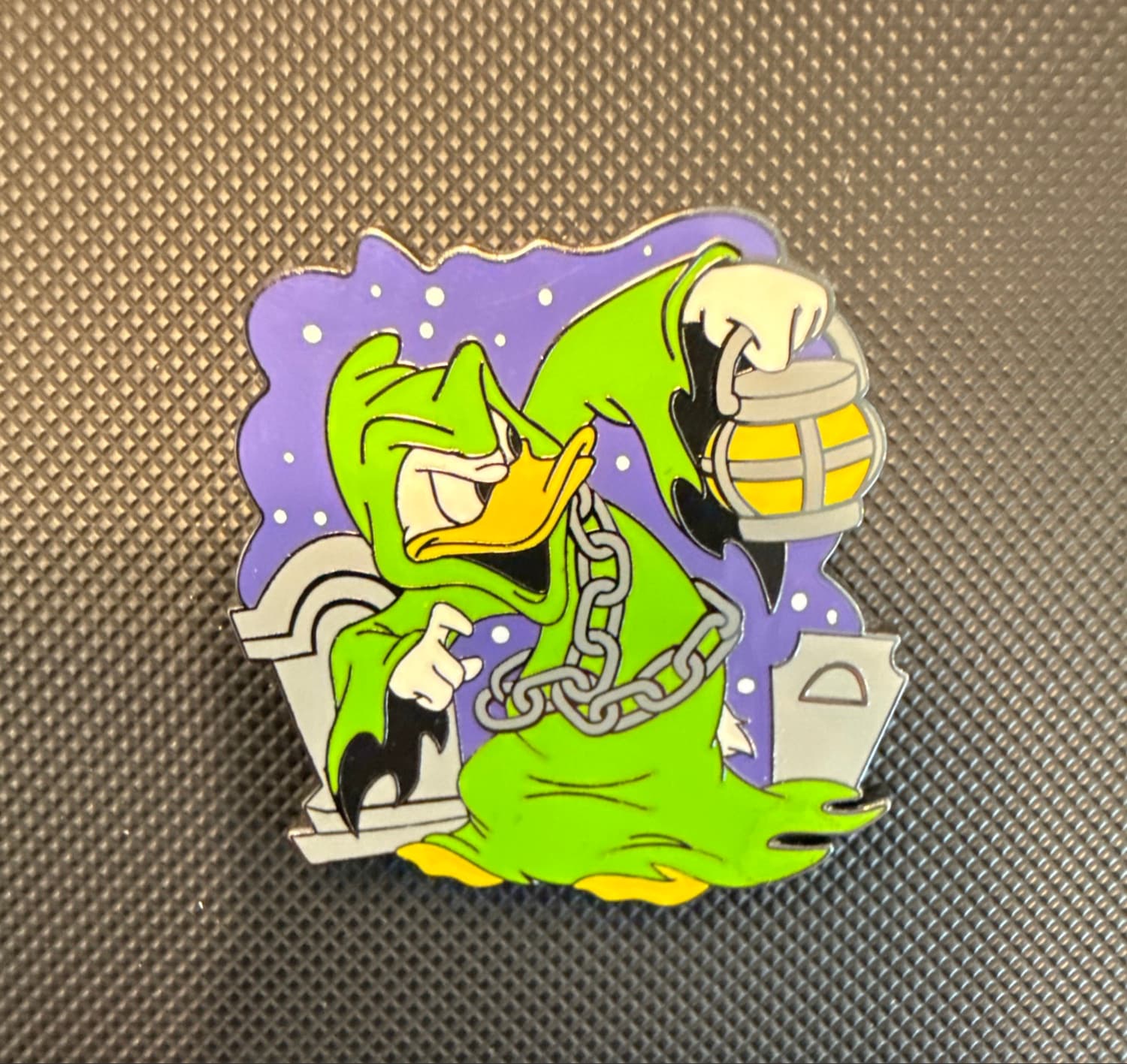 Halloween 2019 - Donald Duck Graveyard Disney Store Pin front