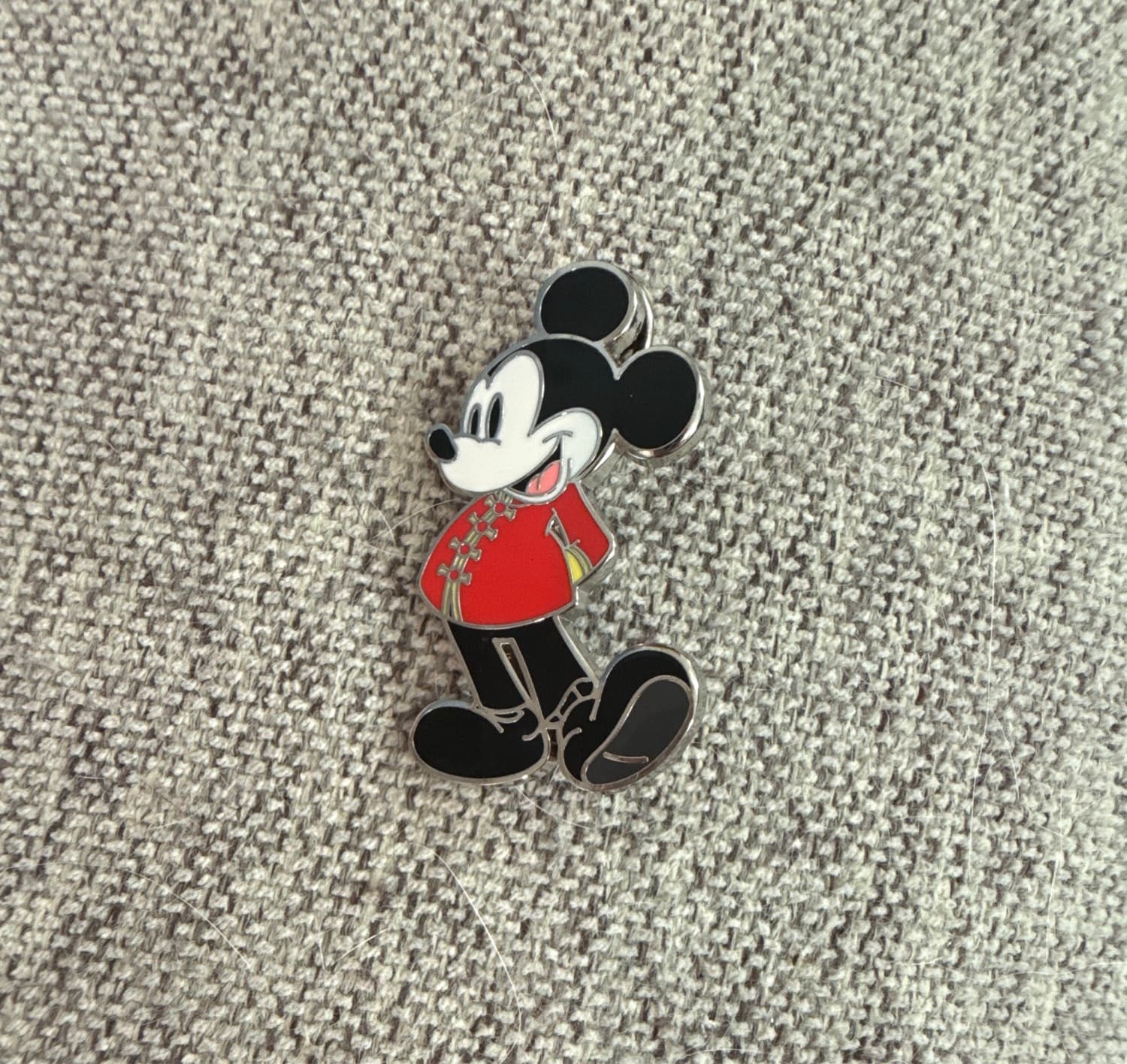 Mickey Mouse China World Showcase Pin front