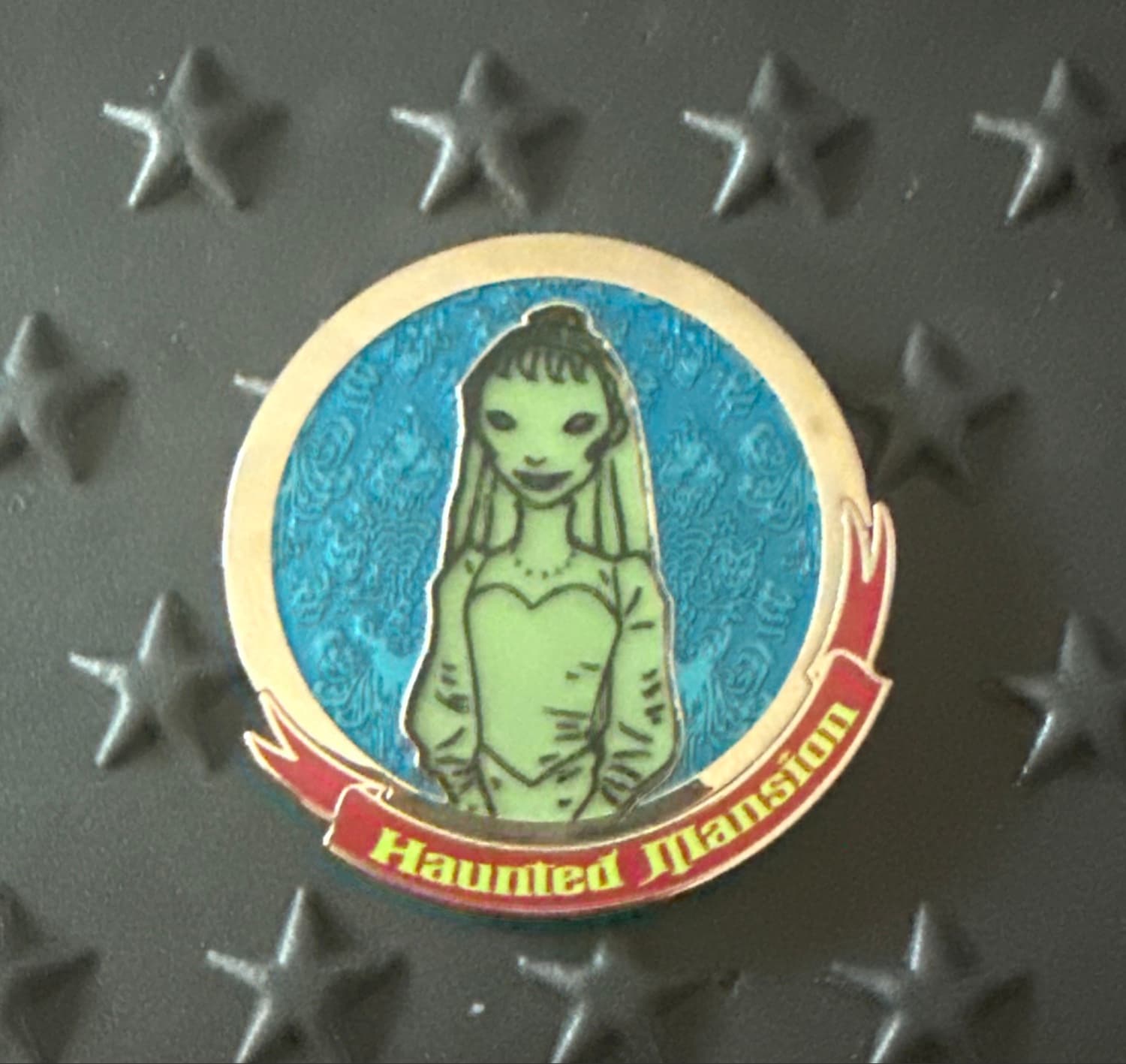 Haunted Mansion 50th Anniversary Glow Mystery set front