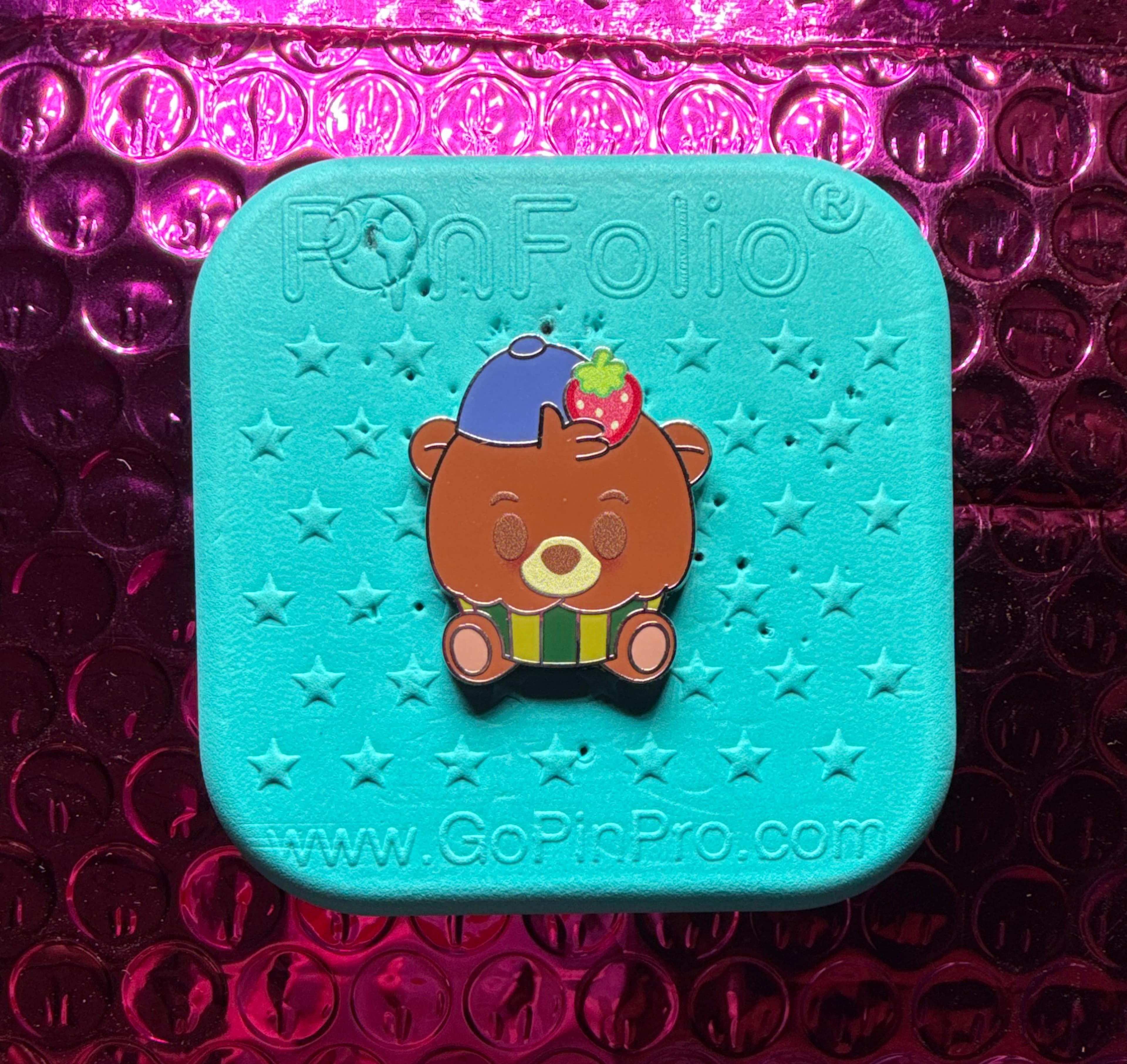 Kit Cloudkicker Brown Sugar Muffin - Munchlings Mystery Pin Pouch Set Series 4 front