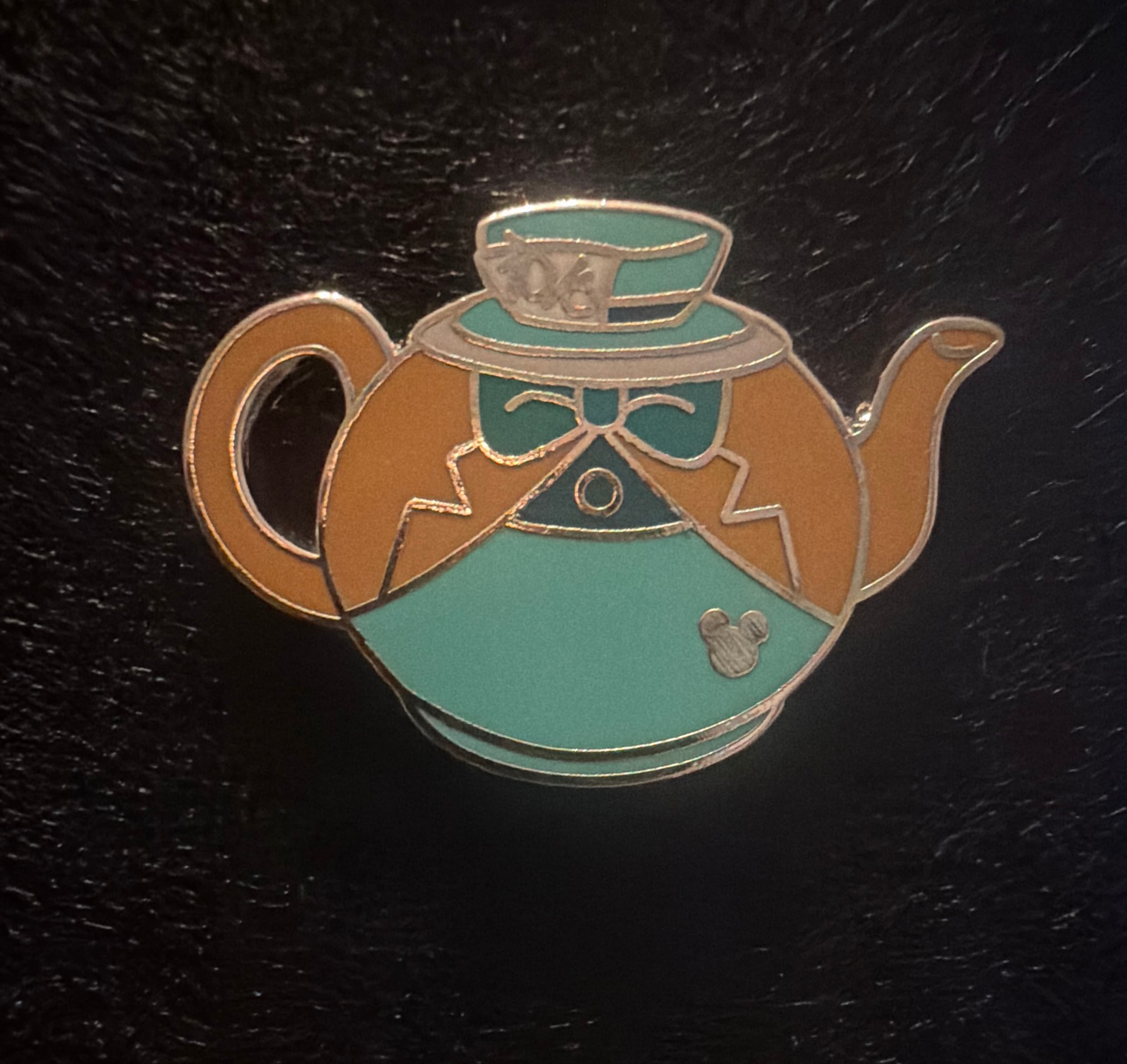 Mad Hatter Teapot - 2014 Hidden Mickey - Alice in Wonderland Teapots front