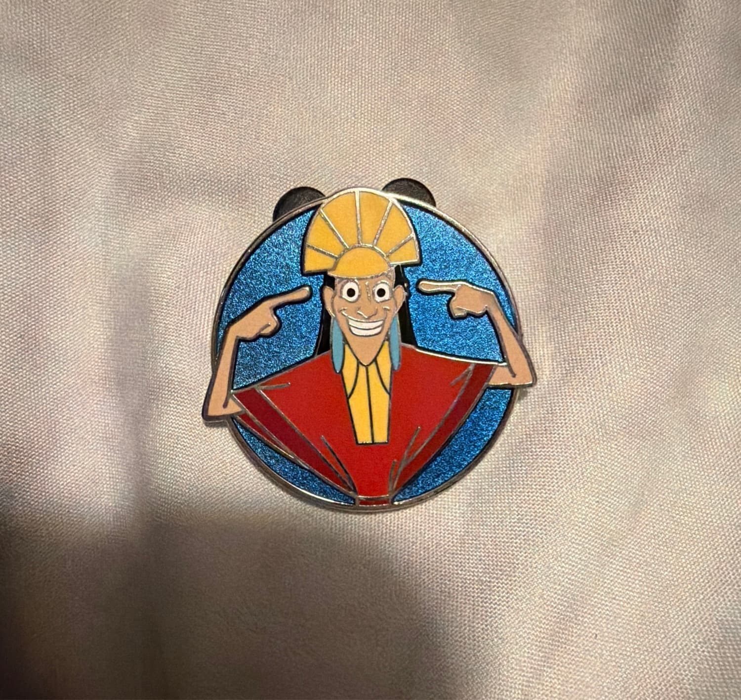 Kuzco Pointing to Head - The Emperor's New Groove - Yzma and Kuzco 2 Pin Set front