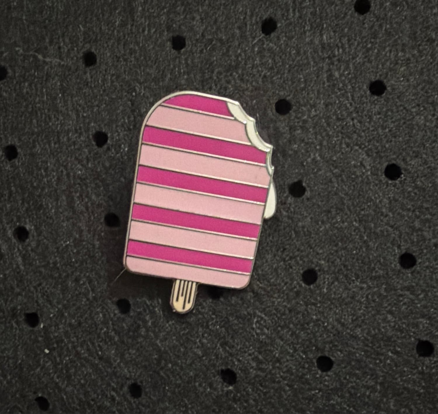 Minnie Mouse Popsicle Hidden Mickey Pin front