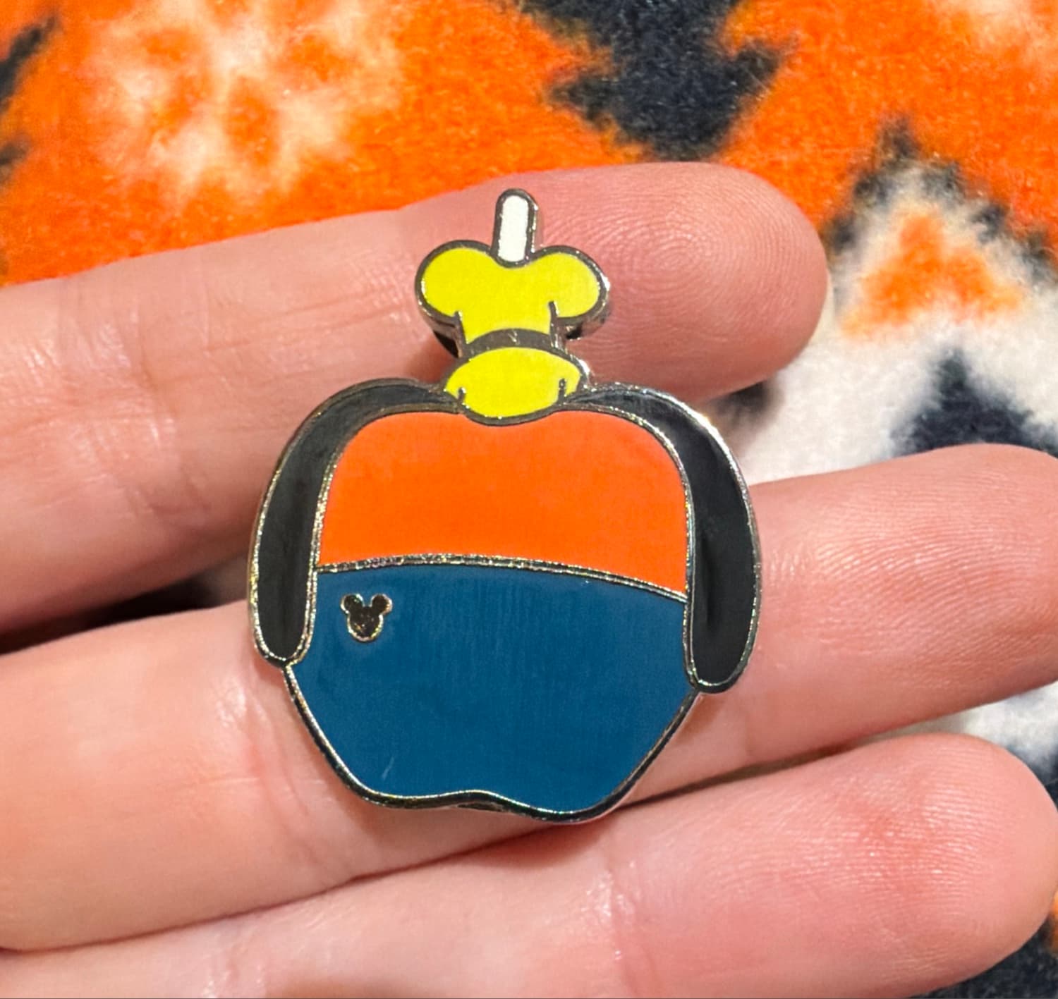 Goofy Character Candy Apple Hidden Mickey Pin front