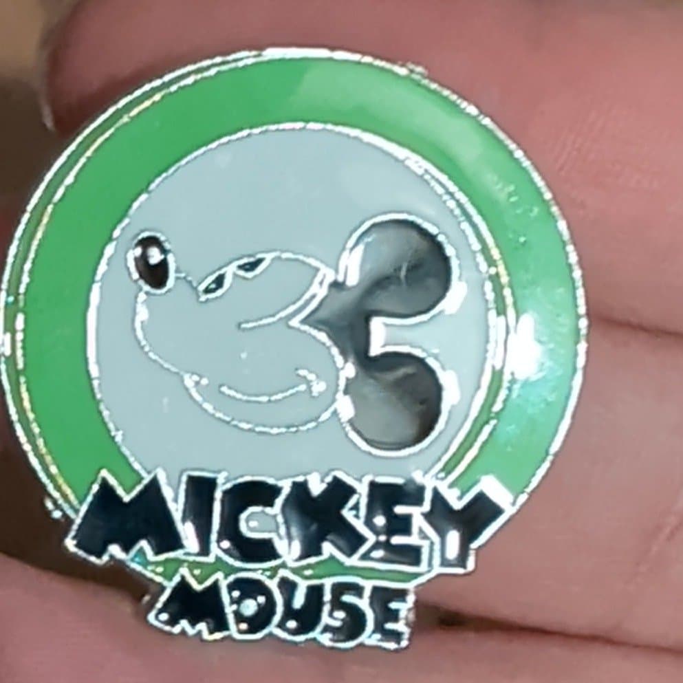 Mickey Mouse Colorful Mickeys (Green) front