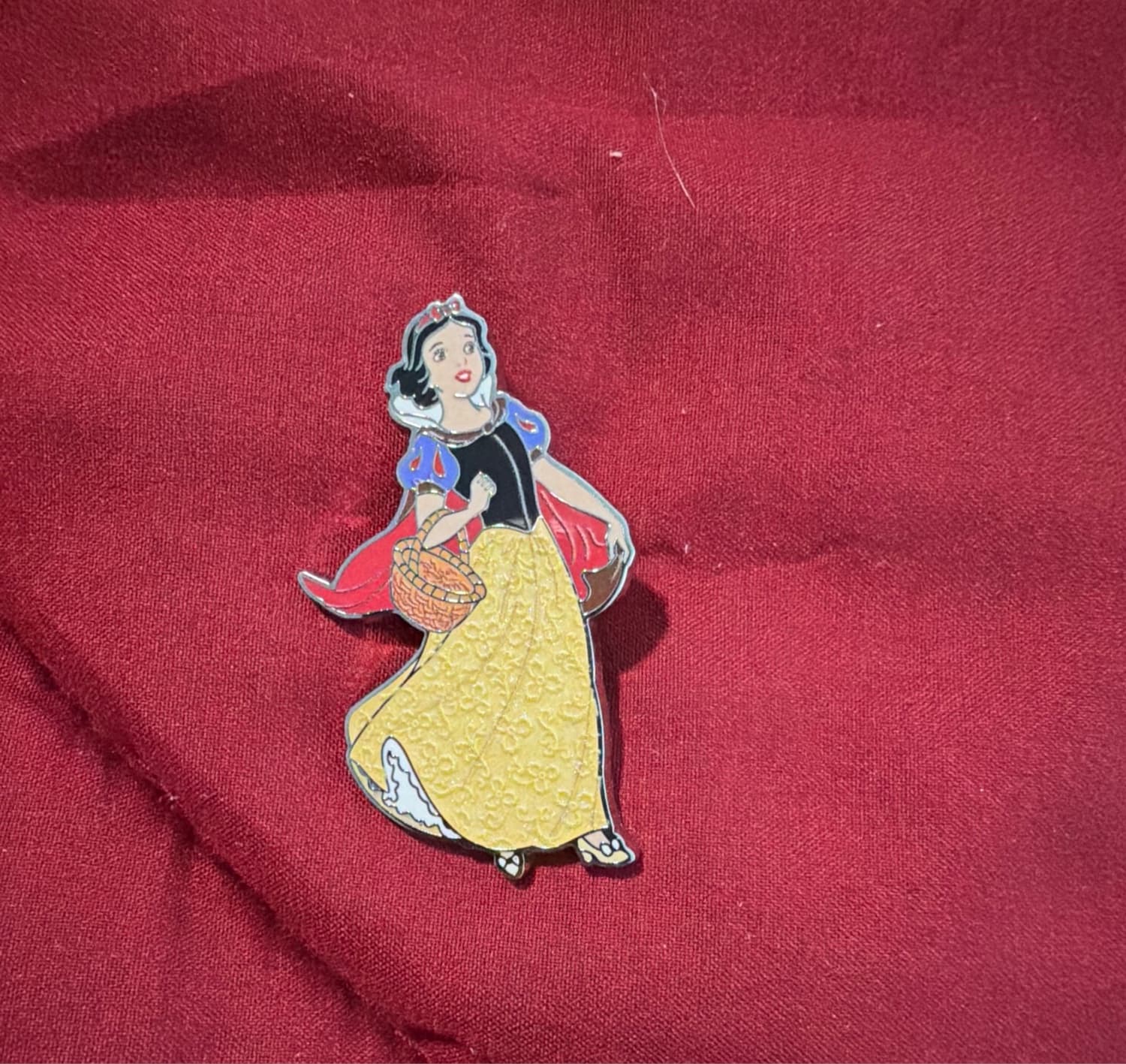 Snow White with Basket and Cape front