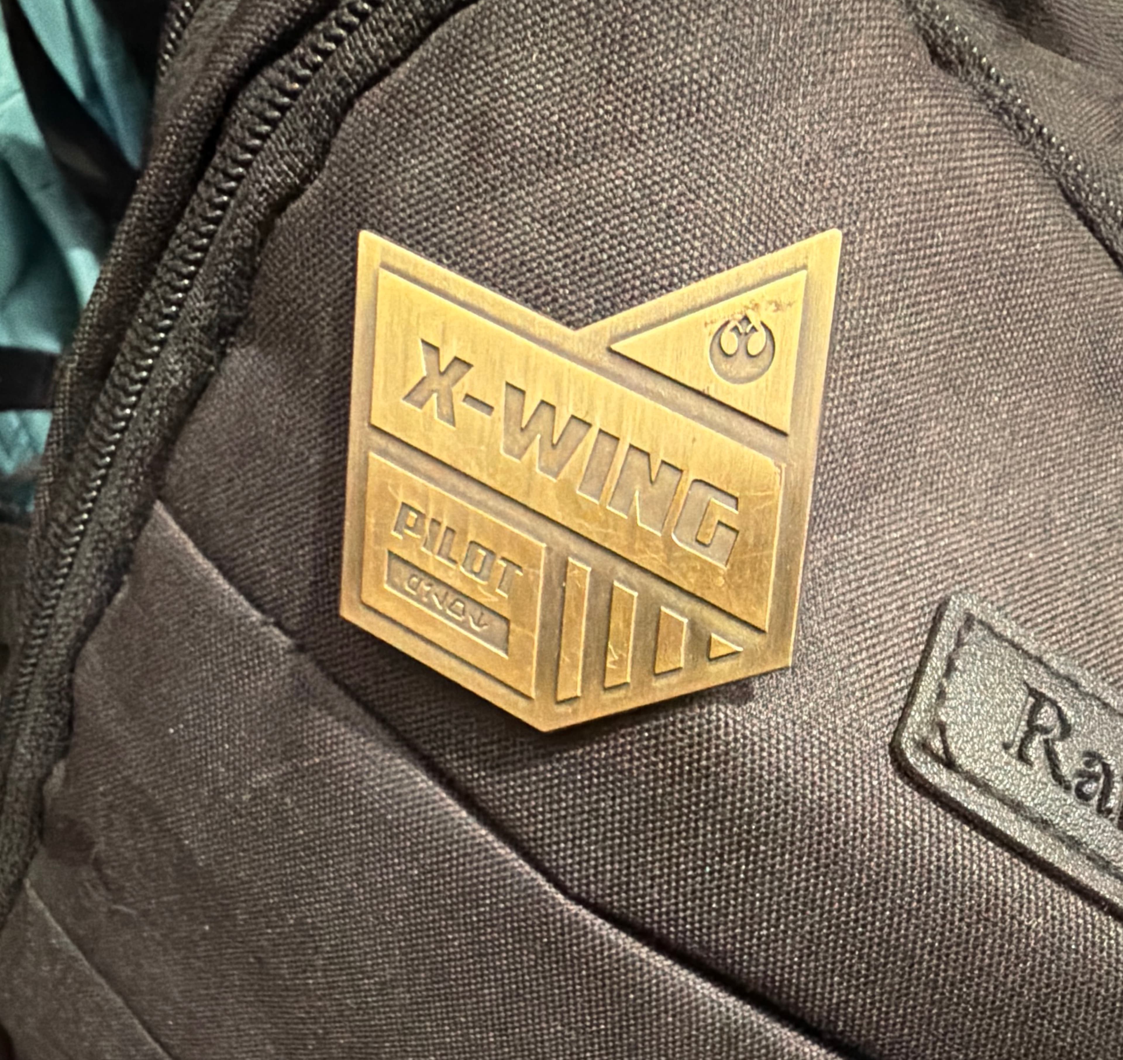 Disney Star Wars X-Wing Pilot Pin front