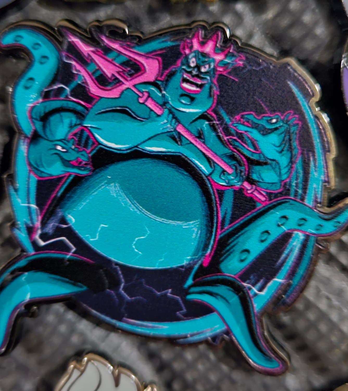 villains neon - ursula front