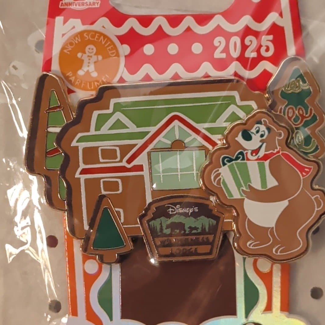 Humphrey the Bear Gingerbread House Scented Pin - Disney's Wilderness Lodge 2025 front