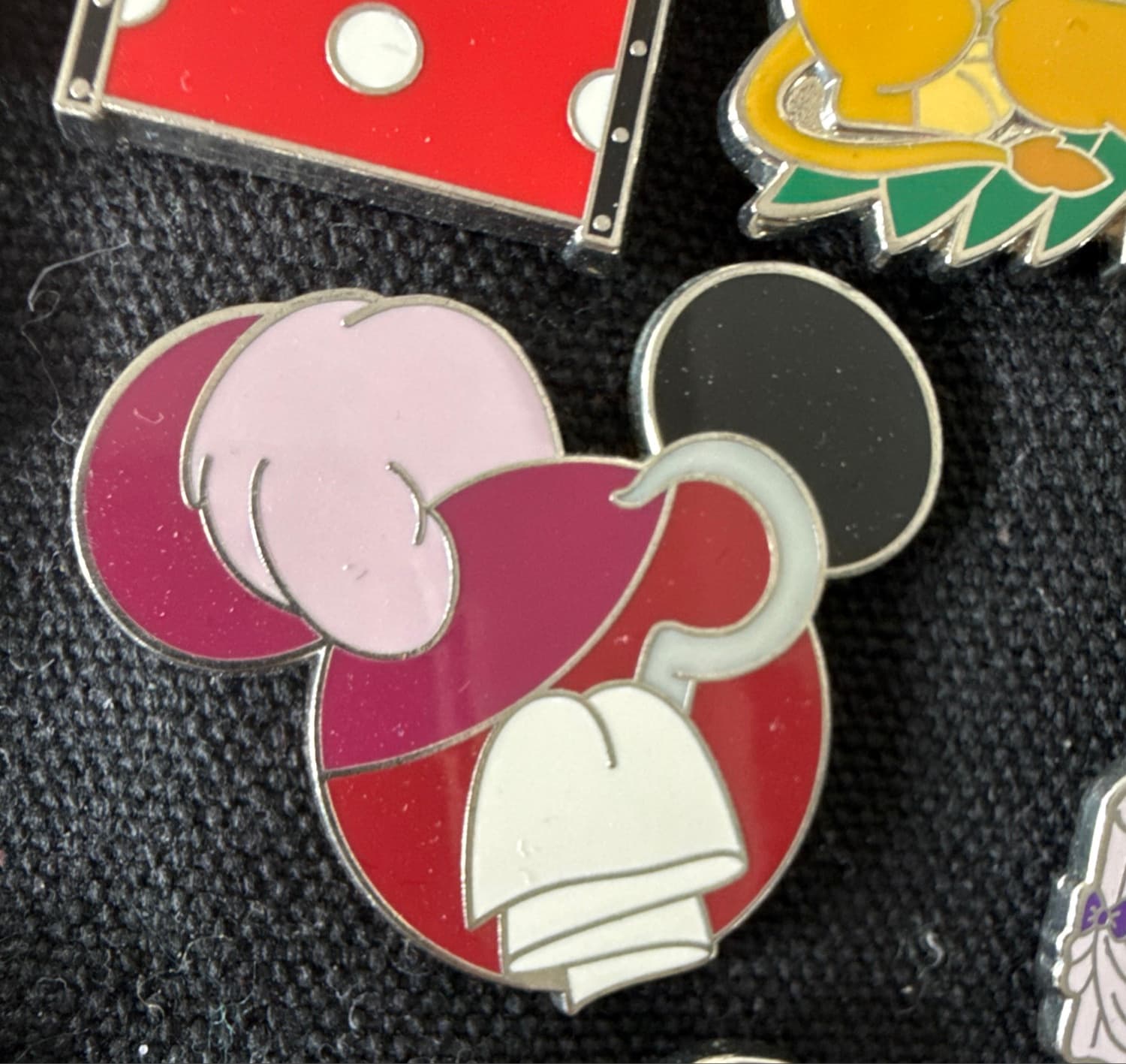 Captain Hook - Disney Villains Mickey Icons Mystery Collection front