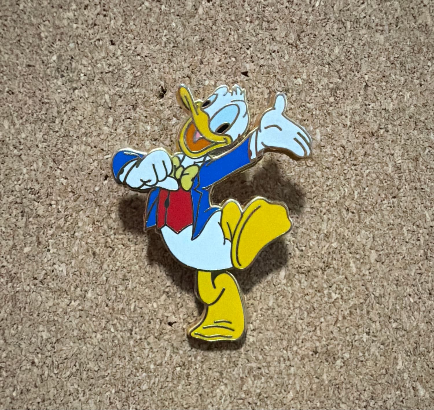 Donald Duck - Happy Donald leaning to his left. front