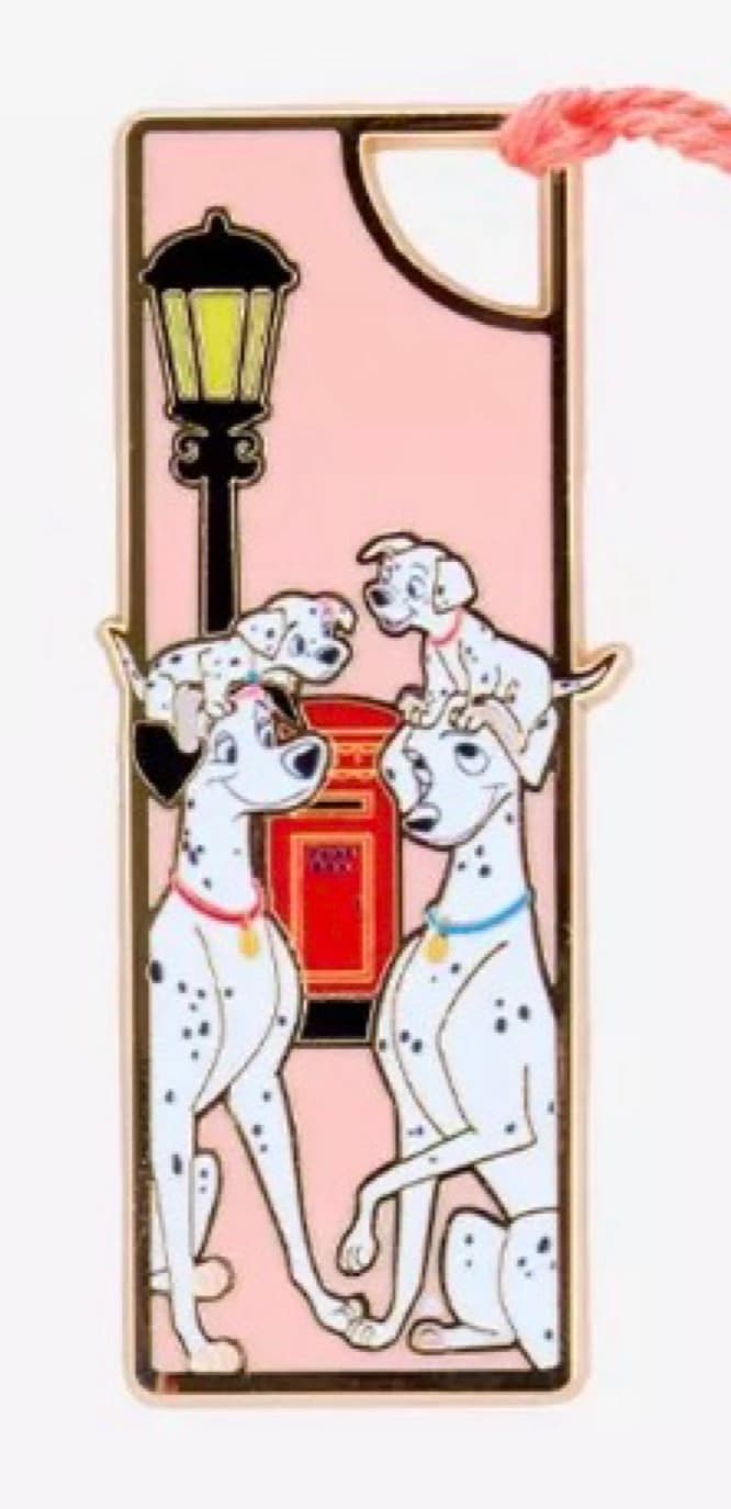 101 Dalmatians Pongo & Perdita with Puppies Pin front
