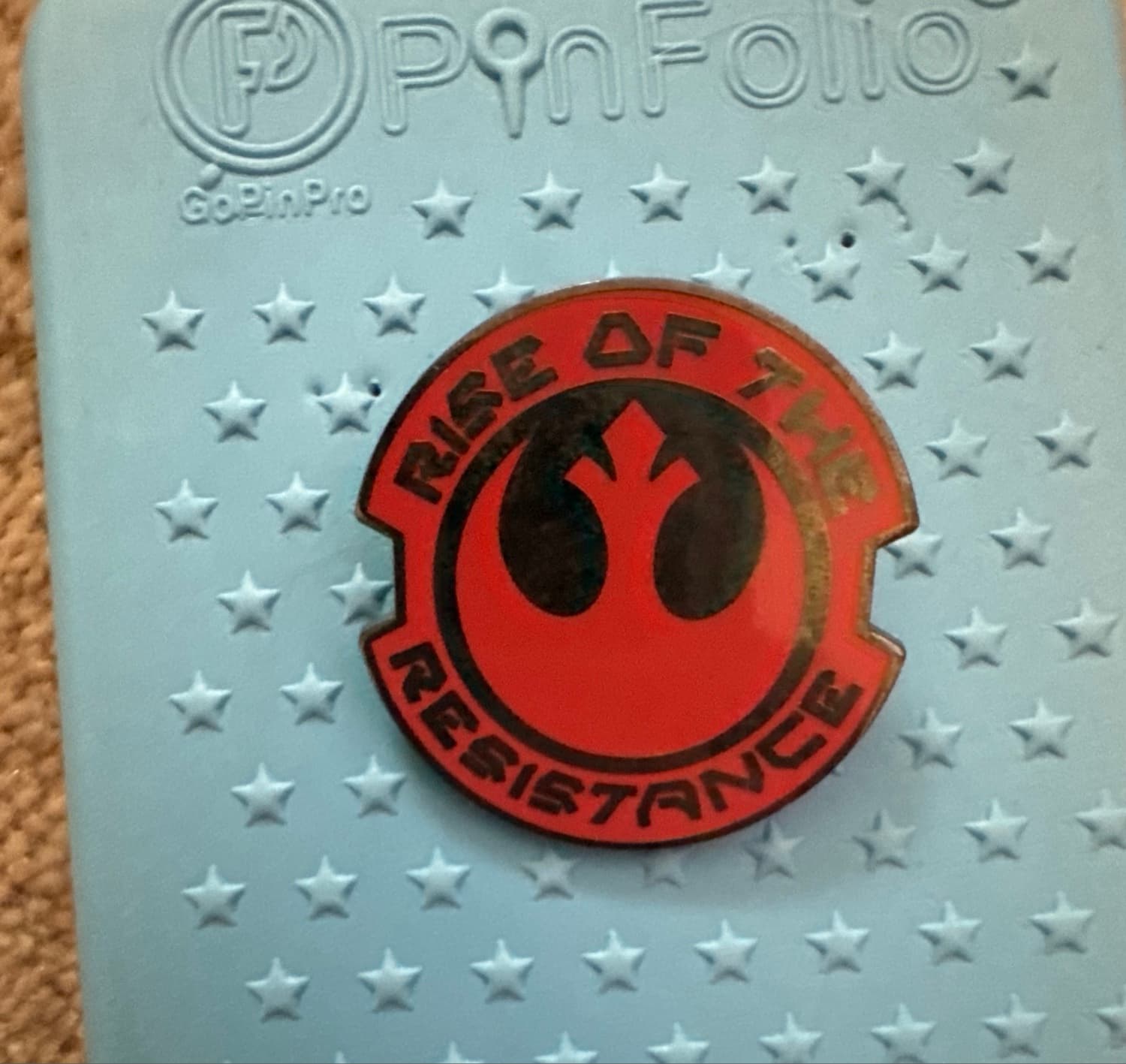 Star Wars: Rise of the Resistance Rebel Alliance Logo Pin front