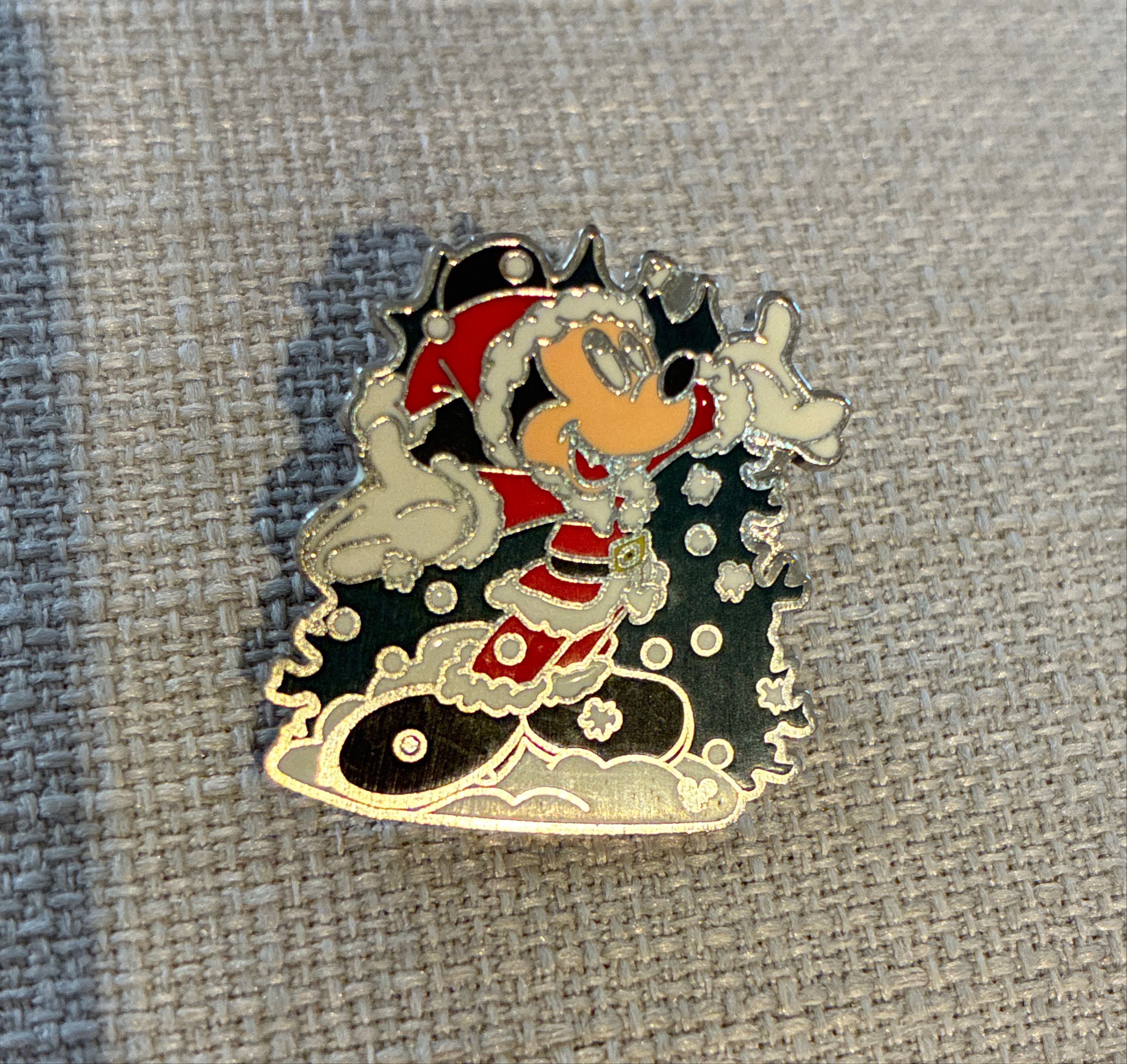Mickey Mouse Ice Skate Ornament Happy Holidays 2010 Pin front