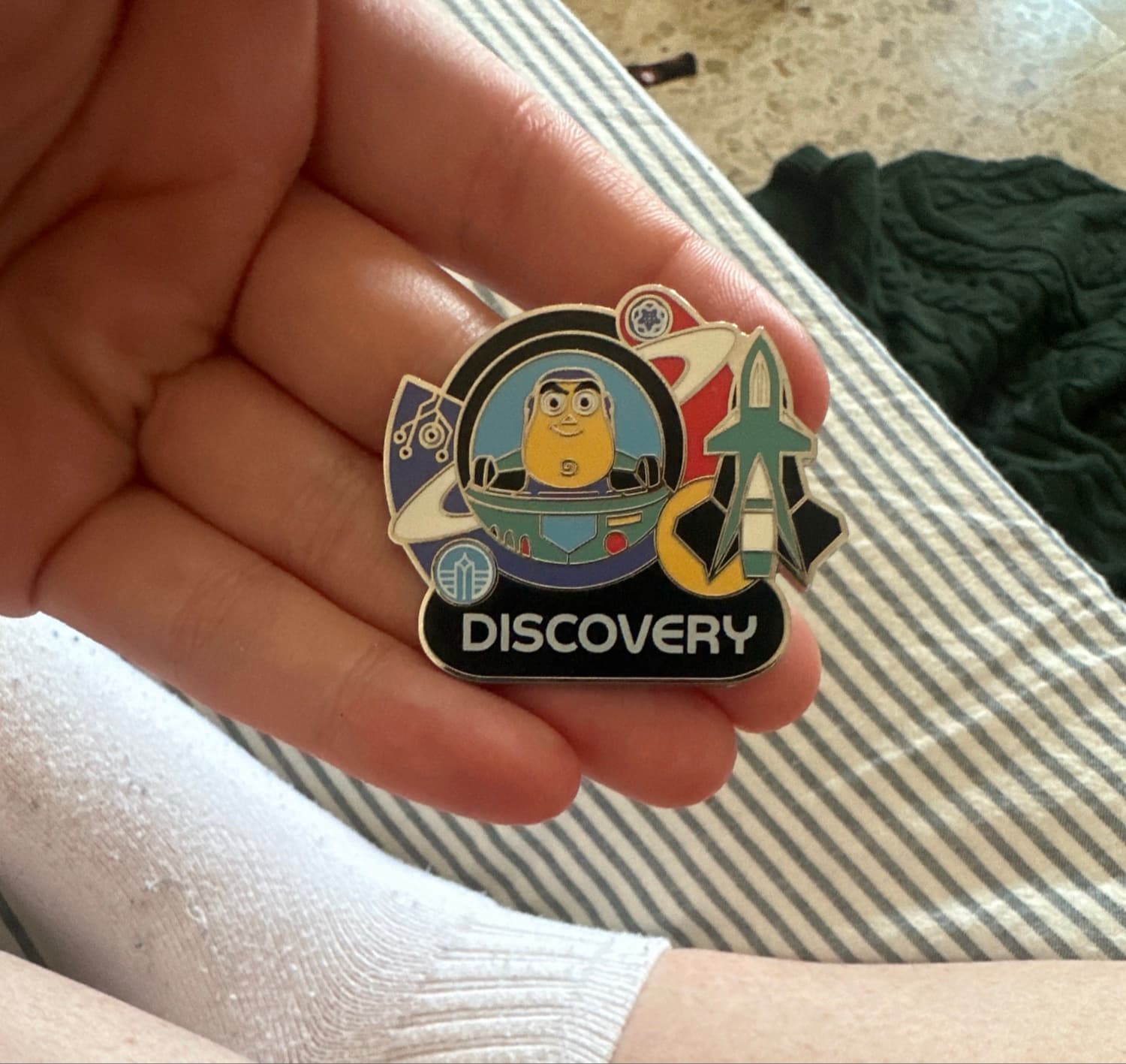 Buzz Lightyear: World Discovery front