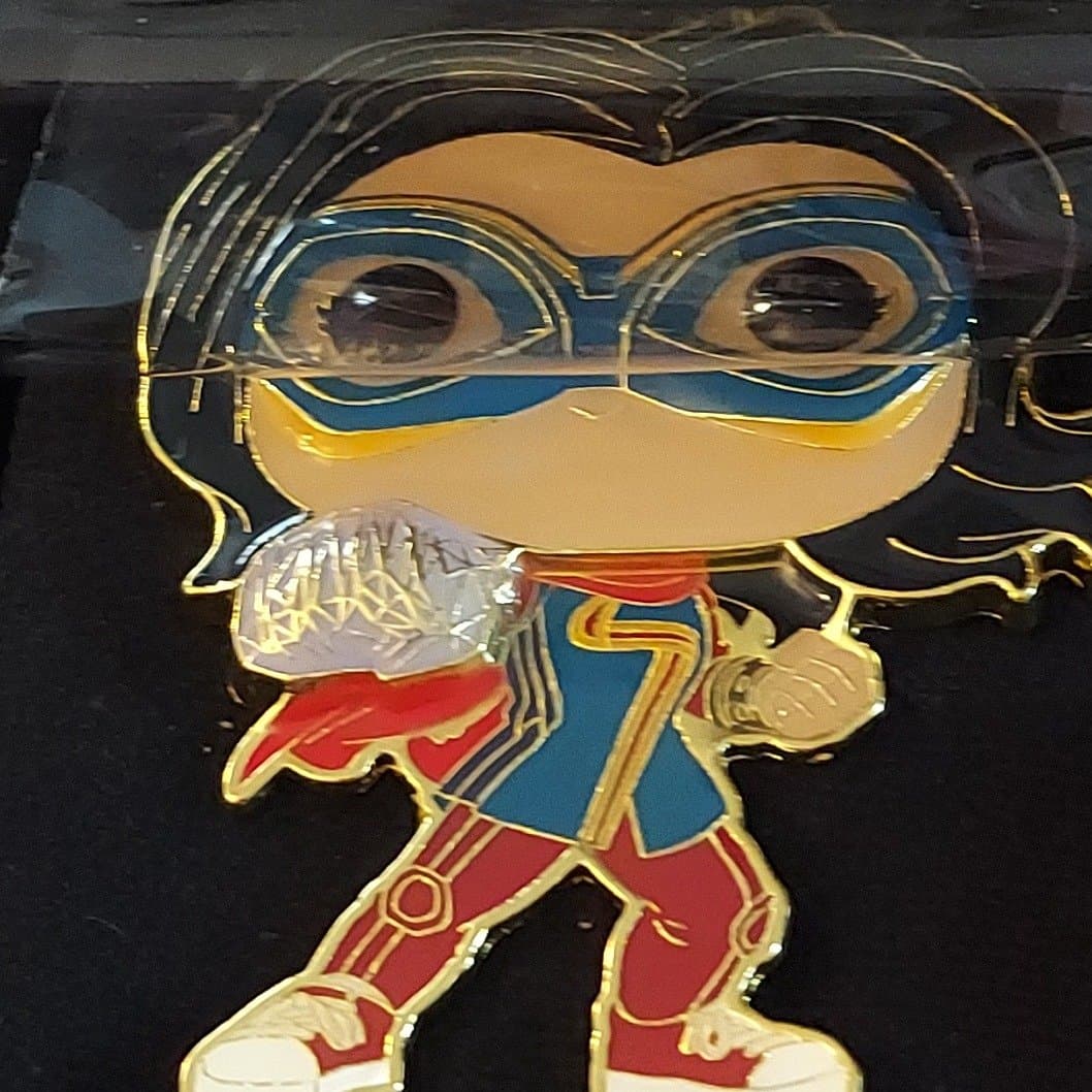 Funko Pop! Pin Ms. Marvel (Embiggen Punch) front