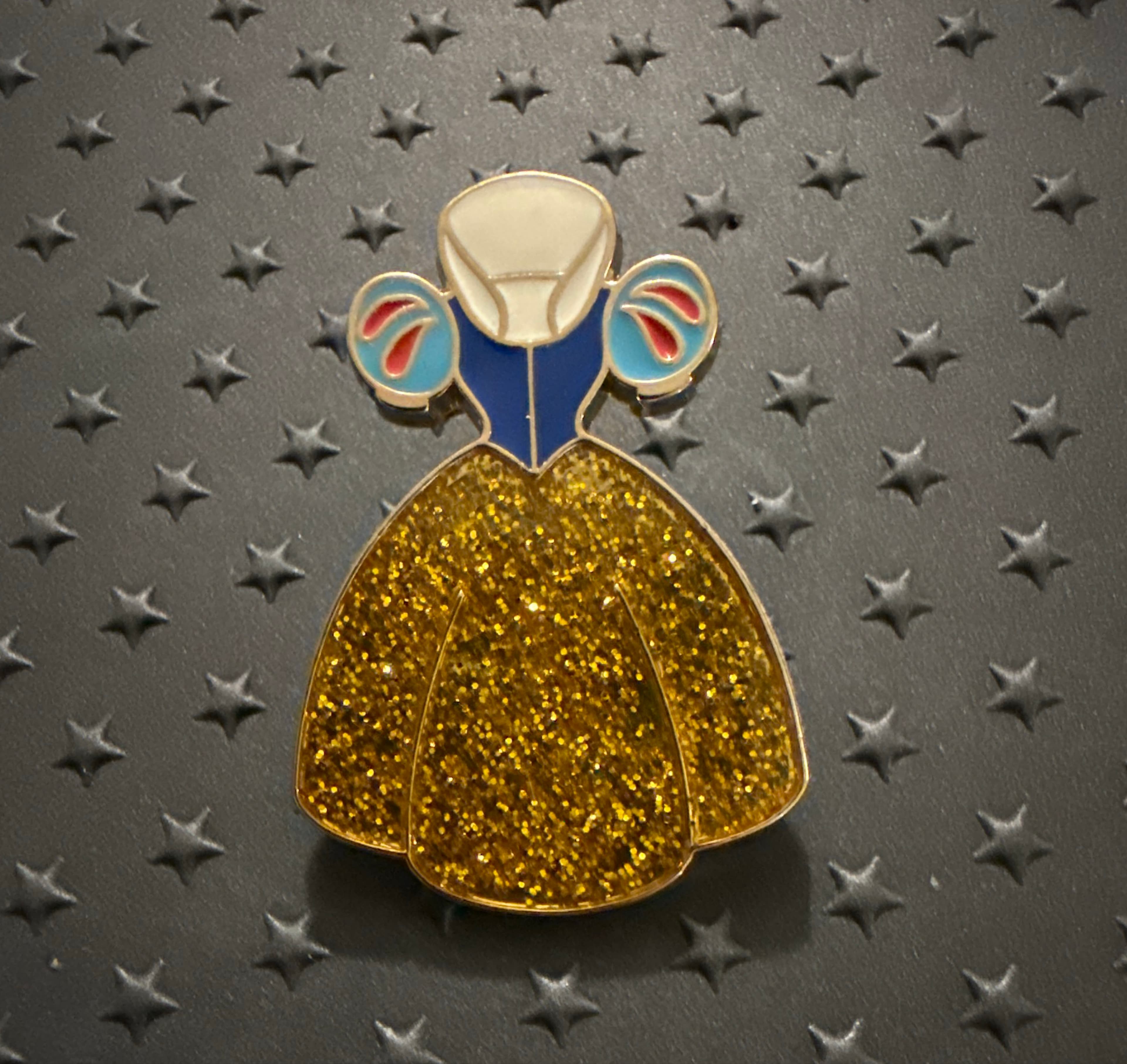 Snow White Glitter Dress Pin front